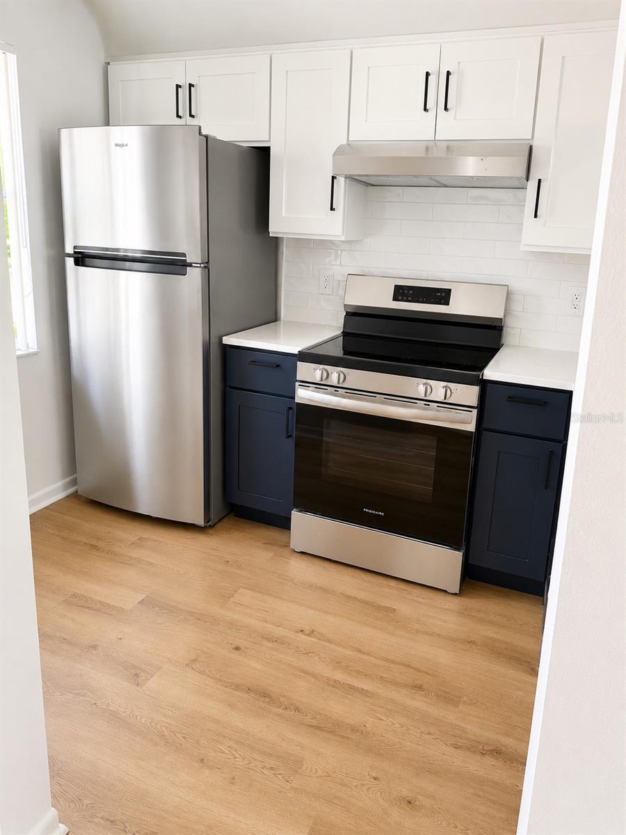 1420 OAK HILL DR #102 — photo 5