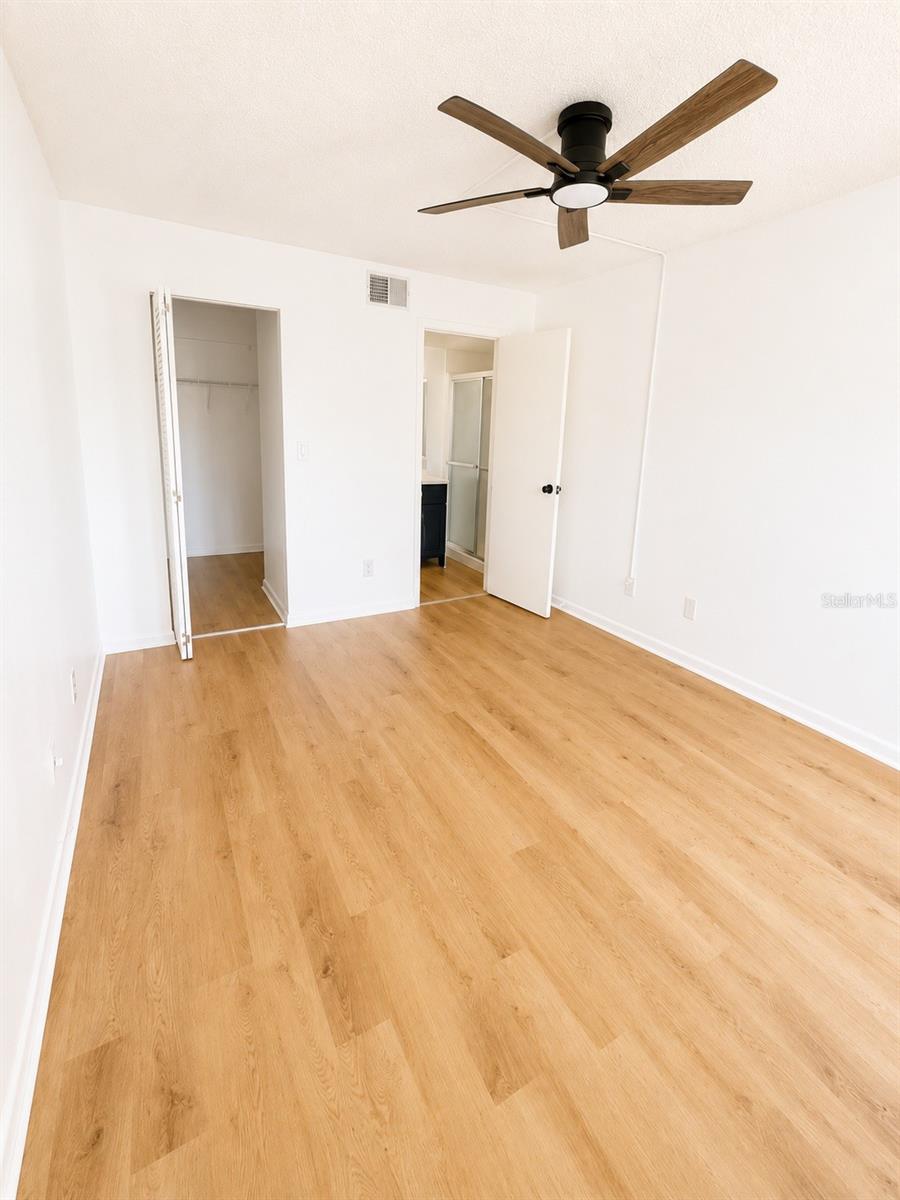 1420 OAK HILL DR #102 — photo 7