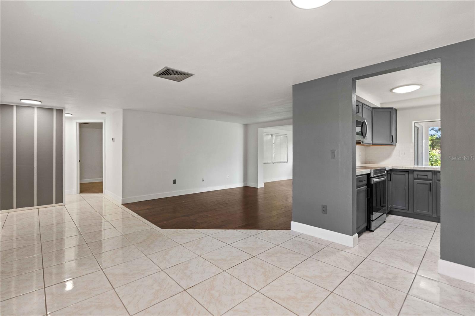 8517 SUNFLOWER LN — photo 5