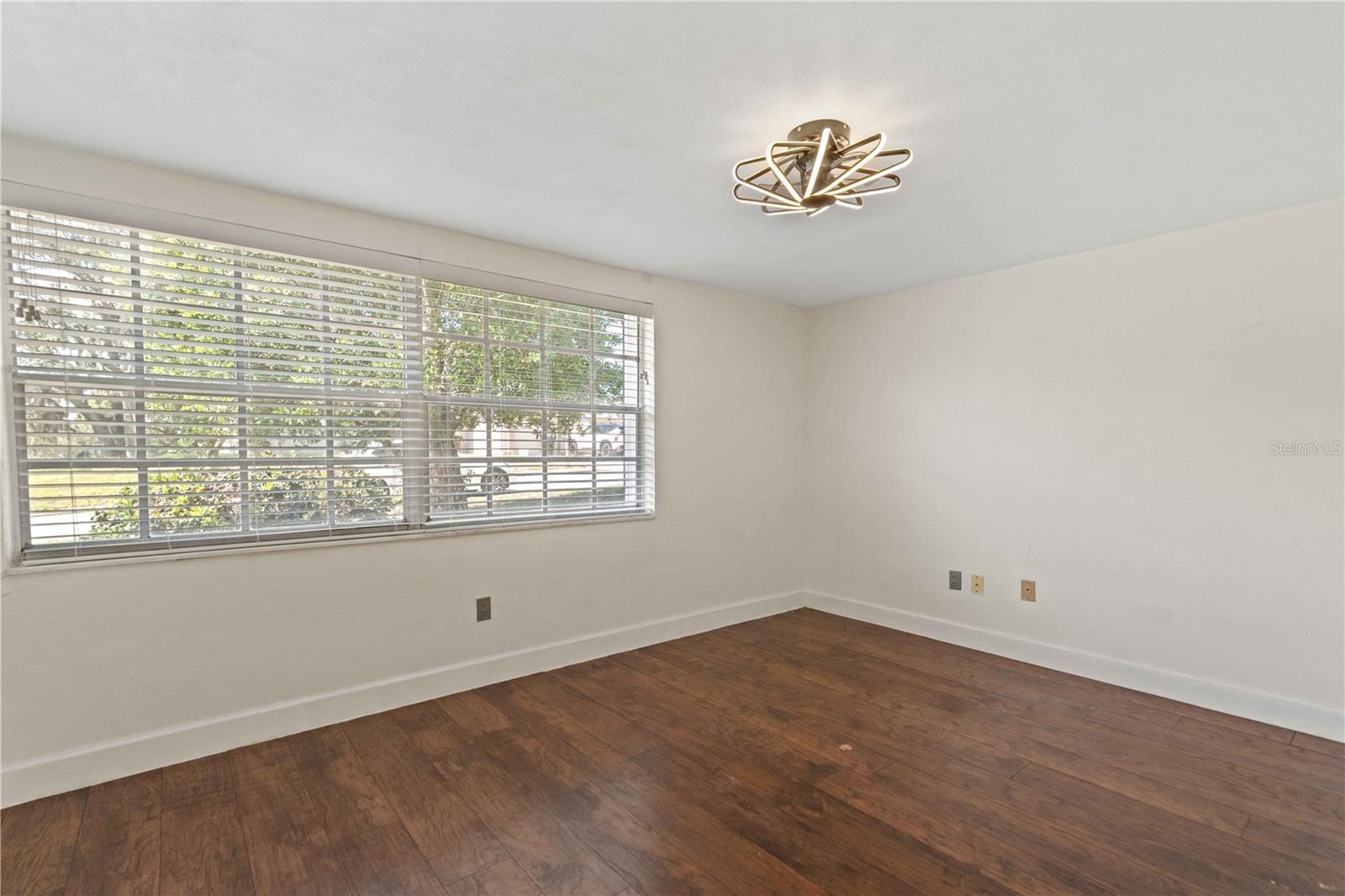 8517 SUNFLOWER LN — photo 17