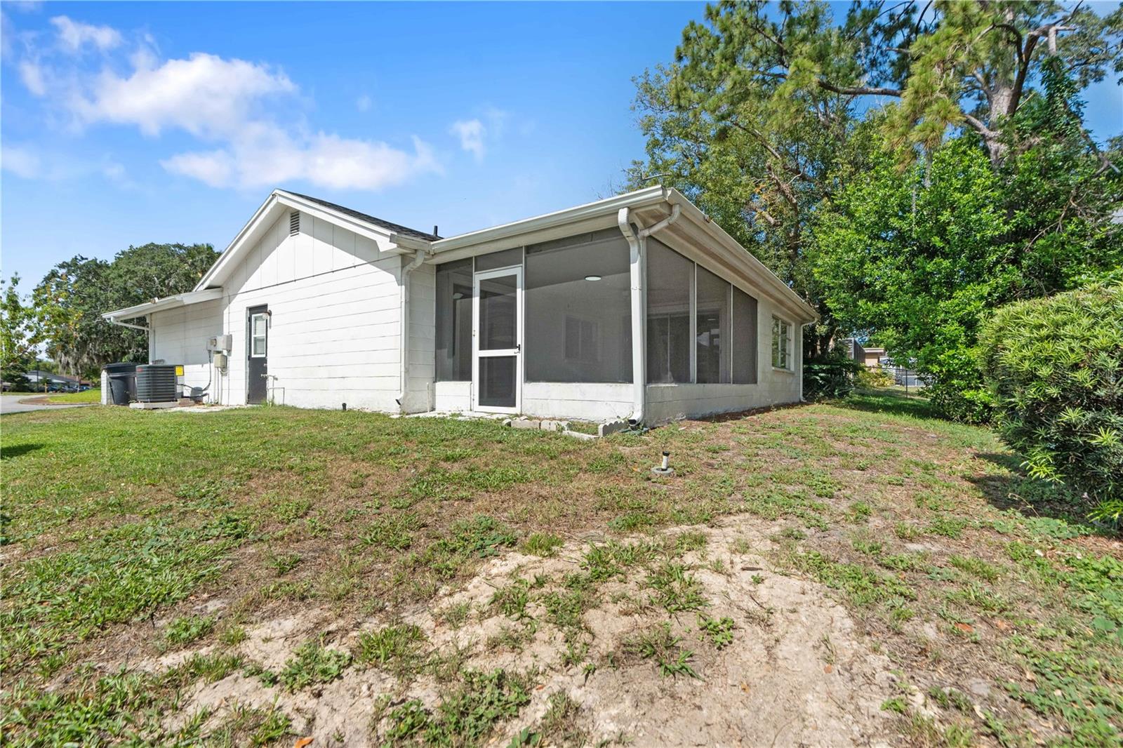 8517 SUNFLOWER LN — photo 26