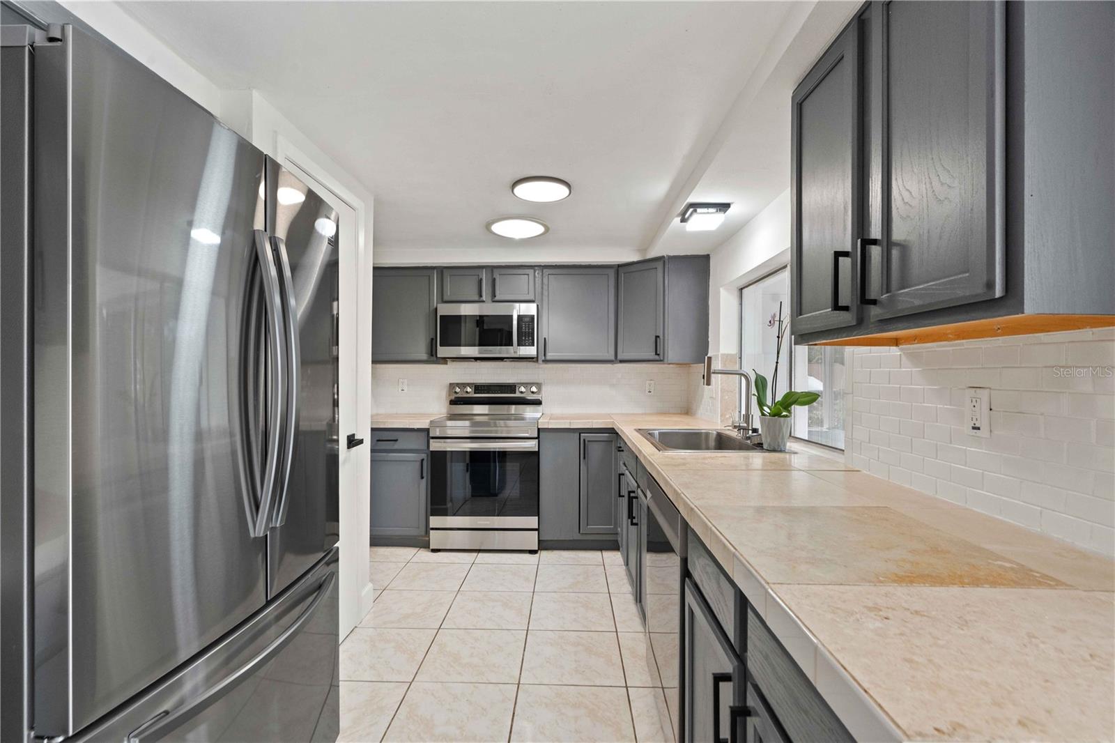 8517 SUNFLOWER LN — photo 9