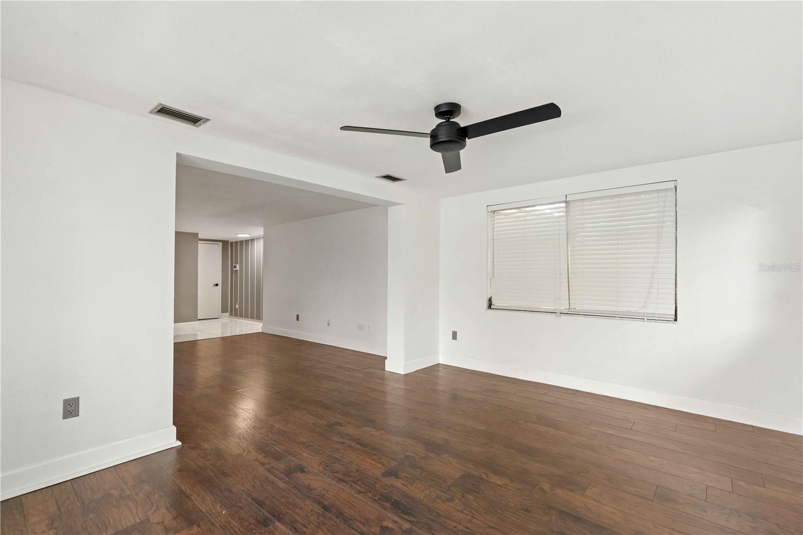 8517 SUNFLOWER LN — photo 15