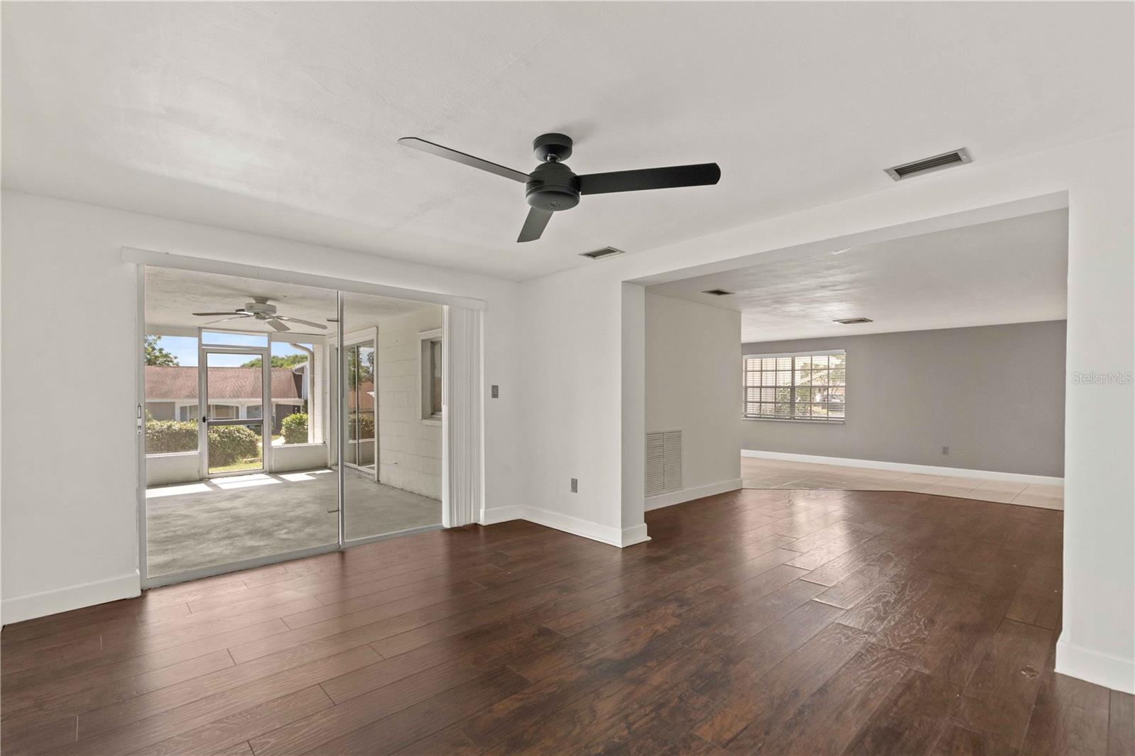 8517 SUNFLOWER LN — photo 14