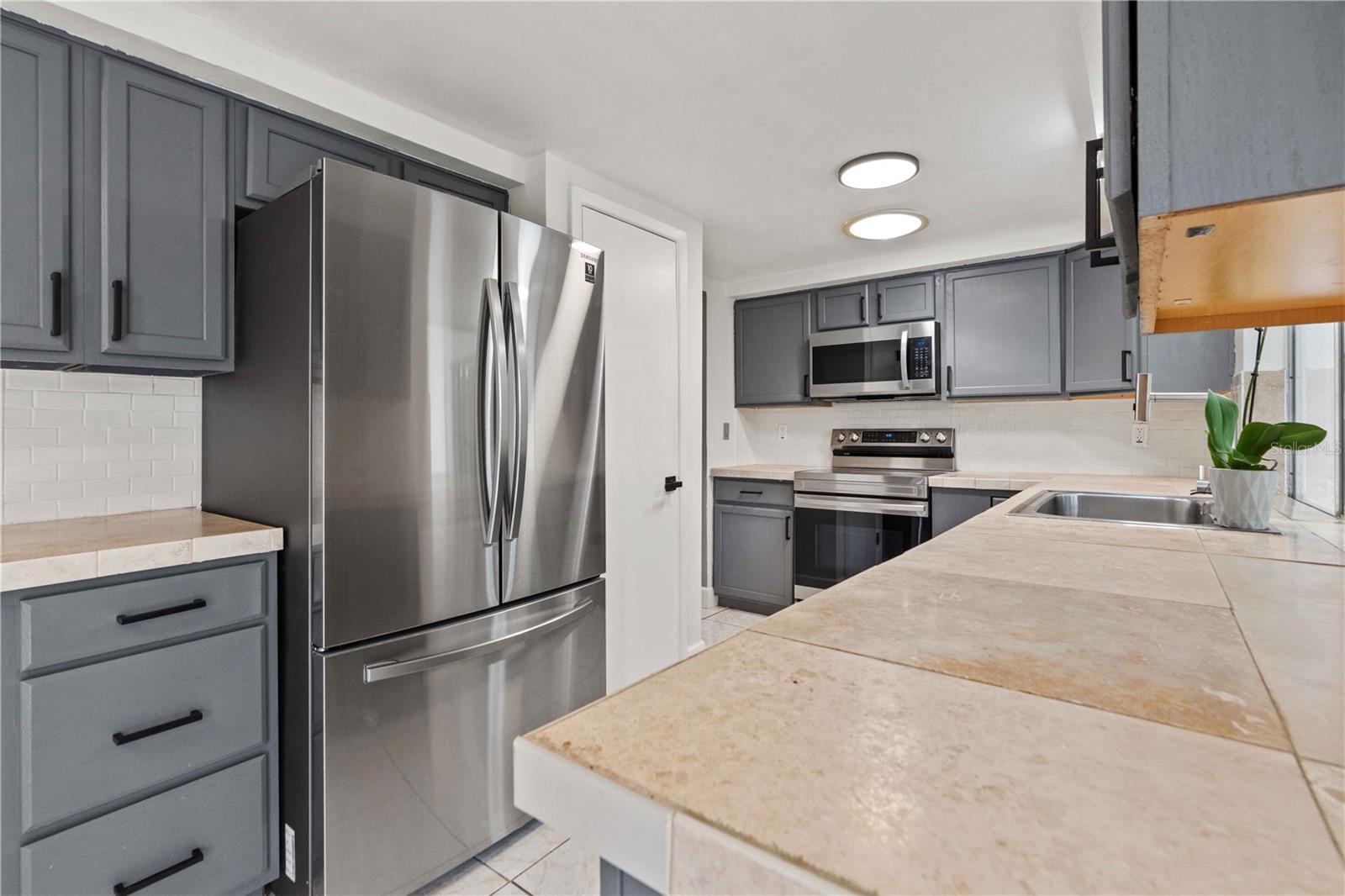 8517 SUNFLOWER LN — photo 10