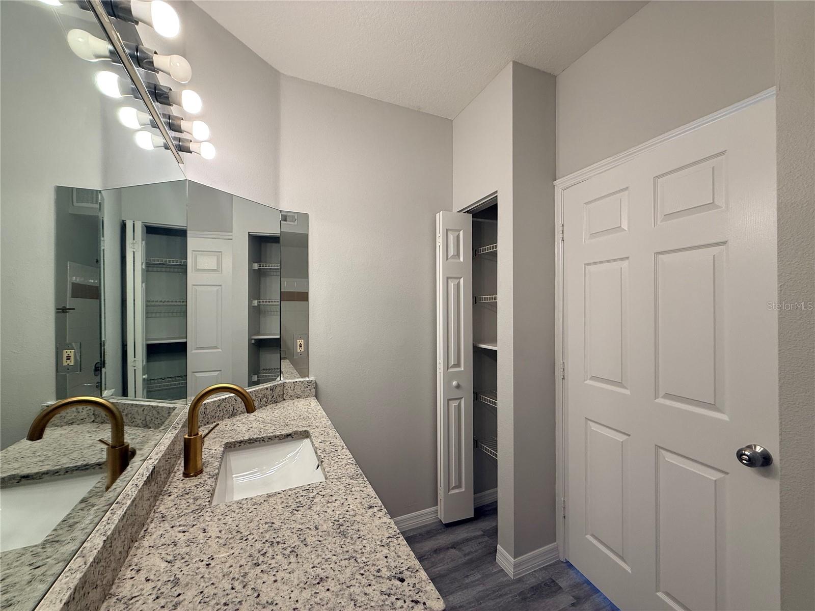 5618 PINNACLE HEIGHTS CIR #305 — photo 13