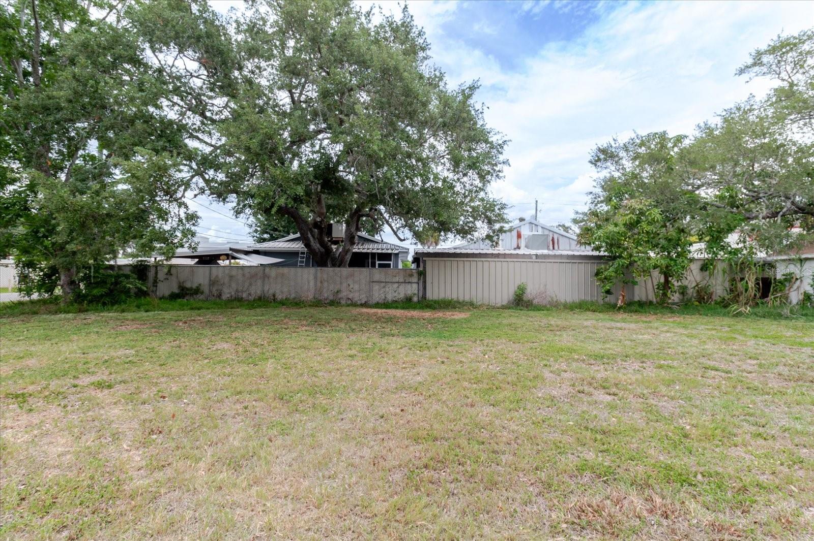 7208 S SHERRILL — photo 37