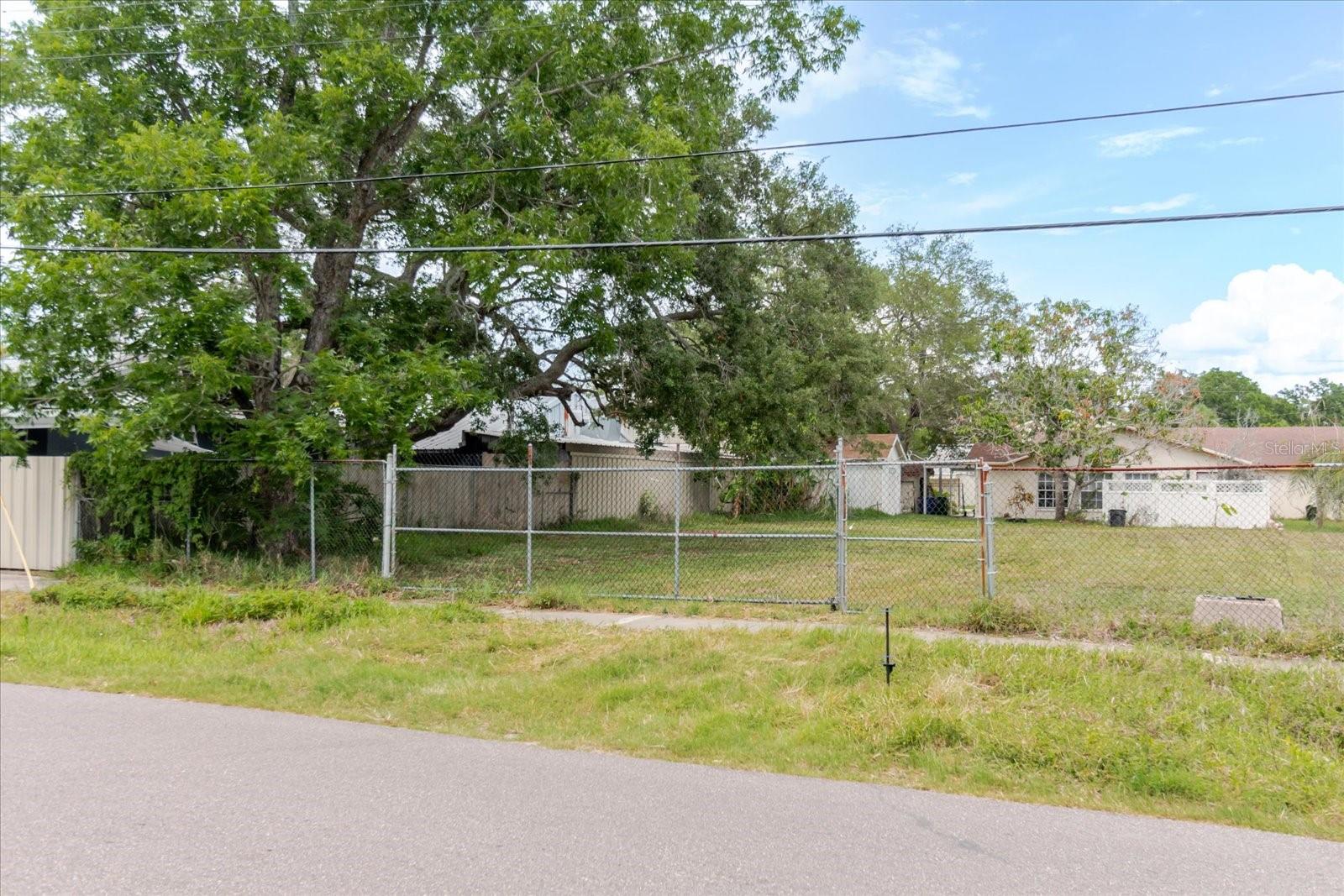 7208 S SHERRILL — photo 17