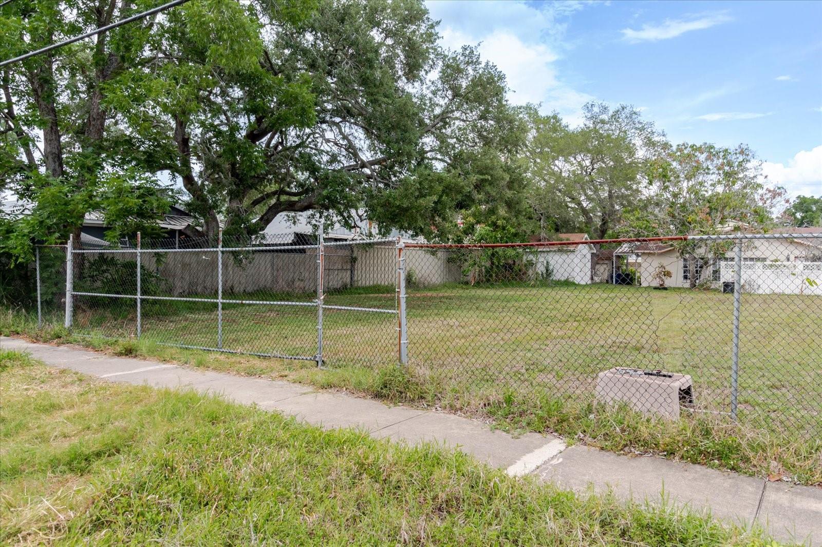 7208 S SHERRILL — photo 19