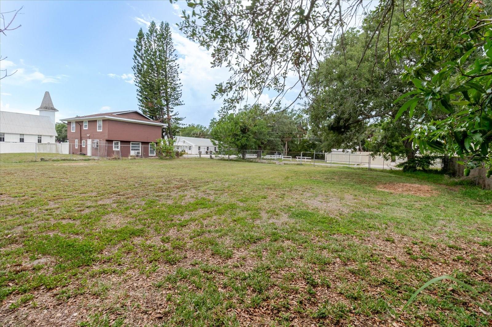 7208 S SHERRILL — photo 33