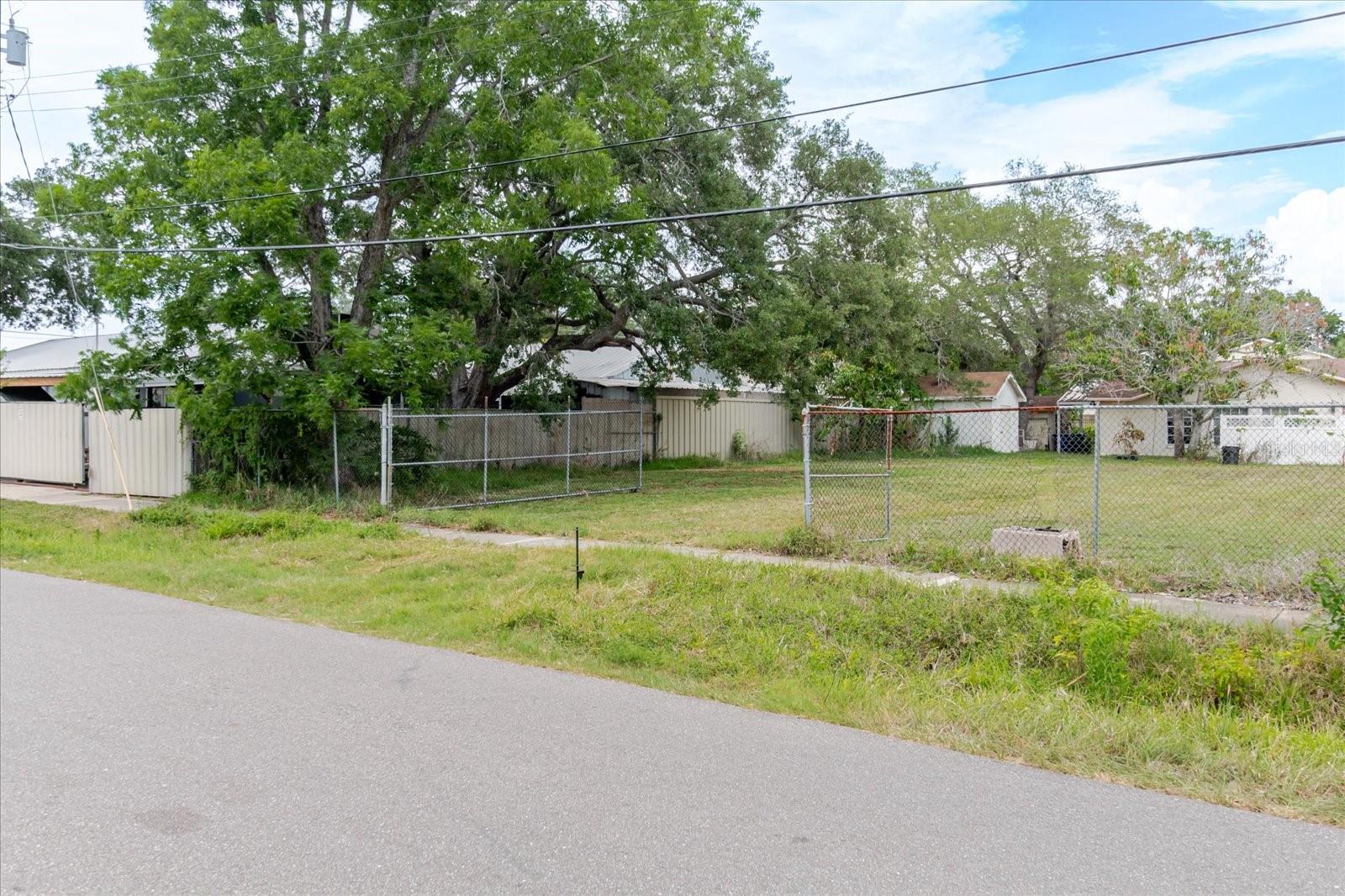 7208 S SHERRILL — photo 27