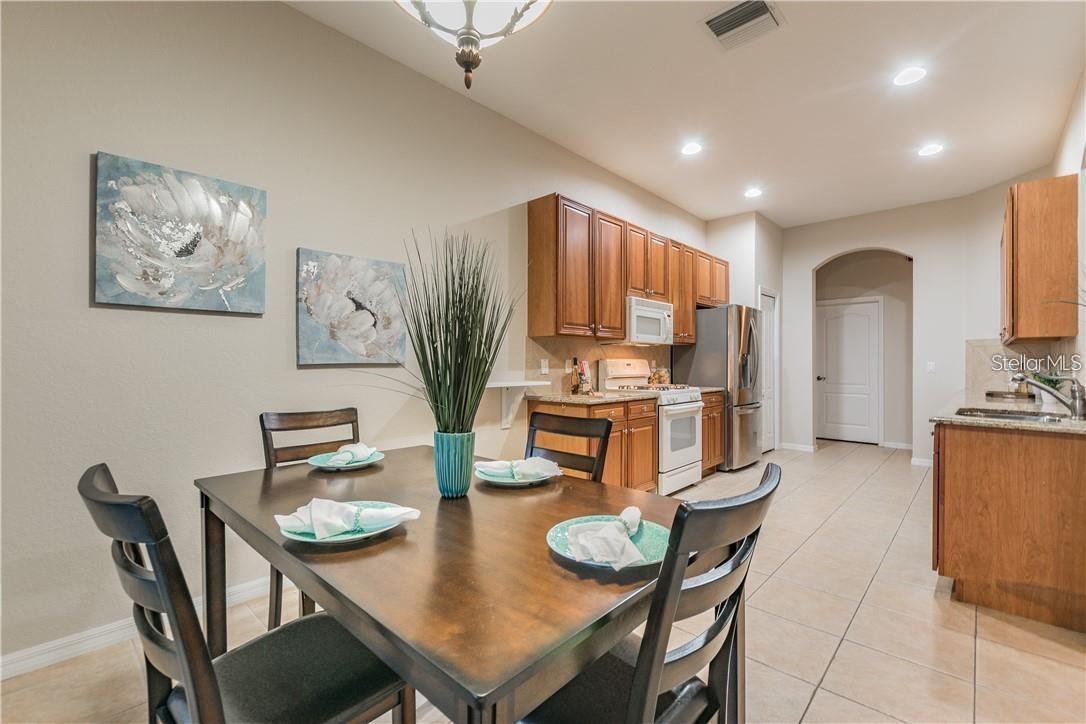 445 NOBLE FAIRE DR — photo 8