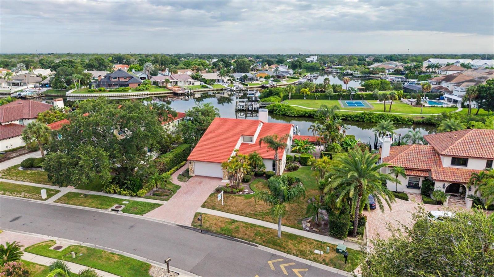 7011 PELICAN ISLAND DR — photo 2