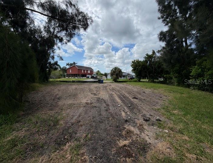 1020 LINDEN RD — photo 4