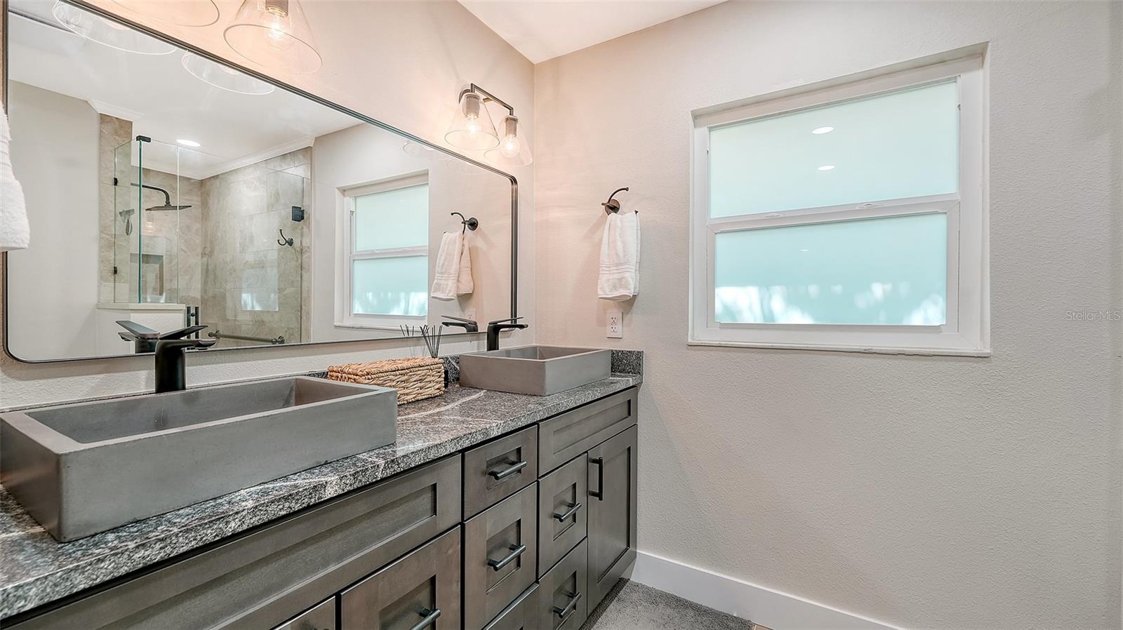 602 BUTTONWOOD DR — photo 32