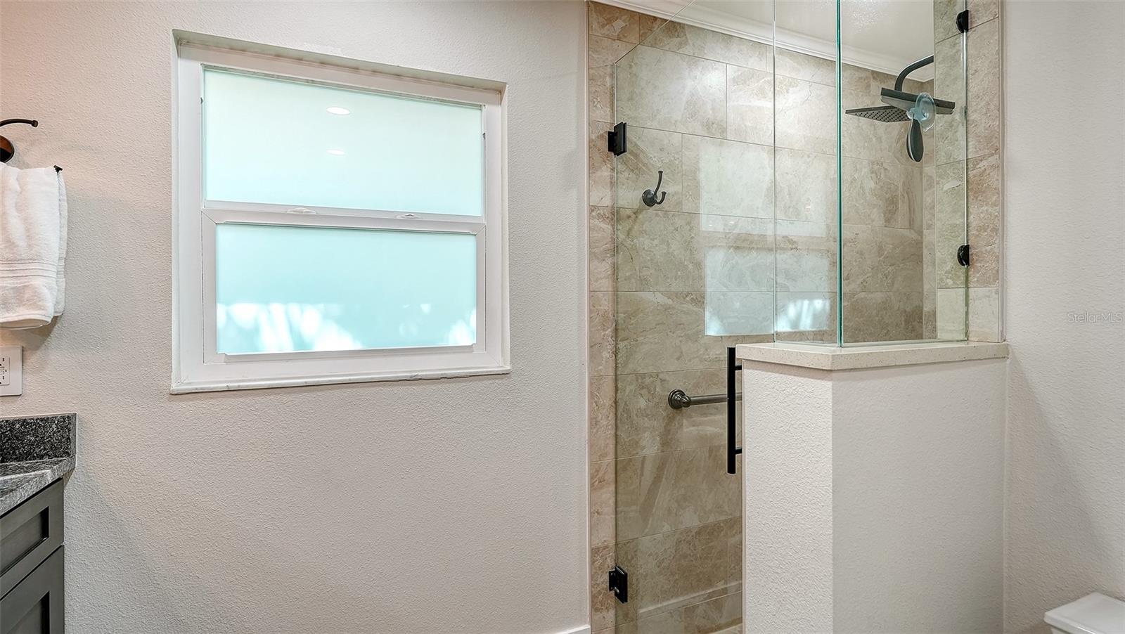 602 BUTTONWOOD DR — photo 33