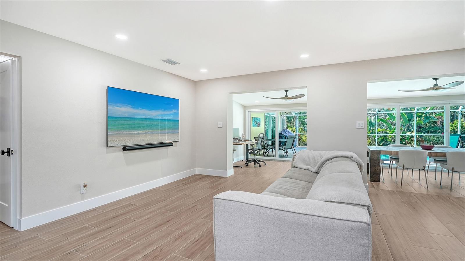 602 BUTTONWOOD DR — photo 13