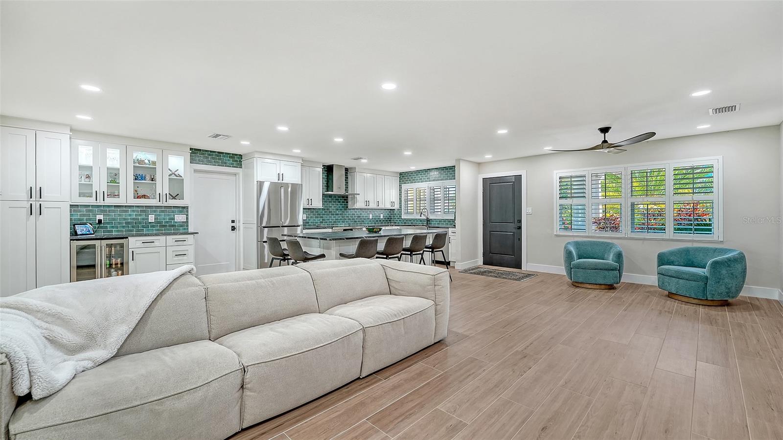 602 BUTTONWOOD DR — photo 11