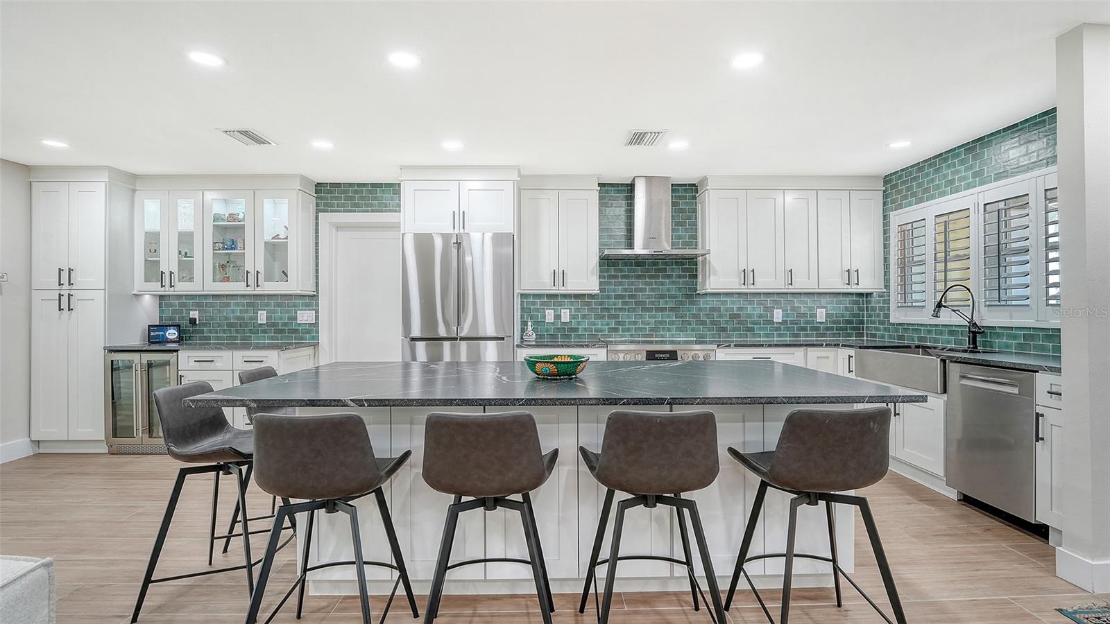 602 BUTTONWOOD DR — photo 14