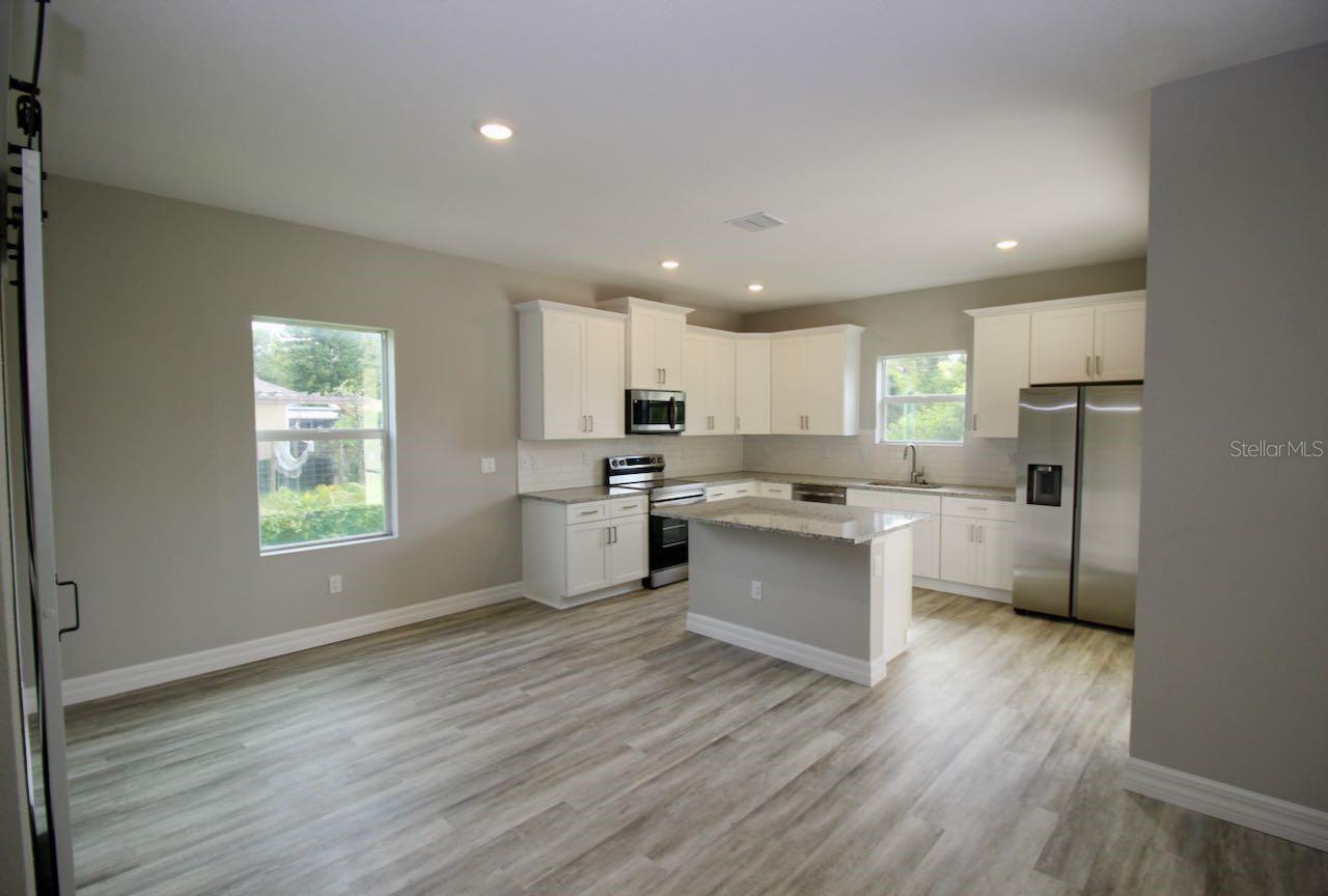 4175 POLYNESIA RD — photo 2