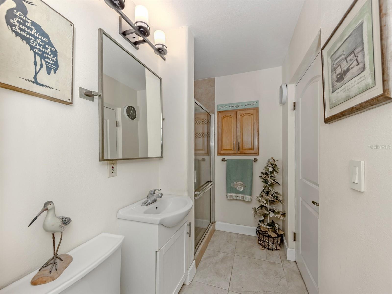 814 GUILD DR — photo 23