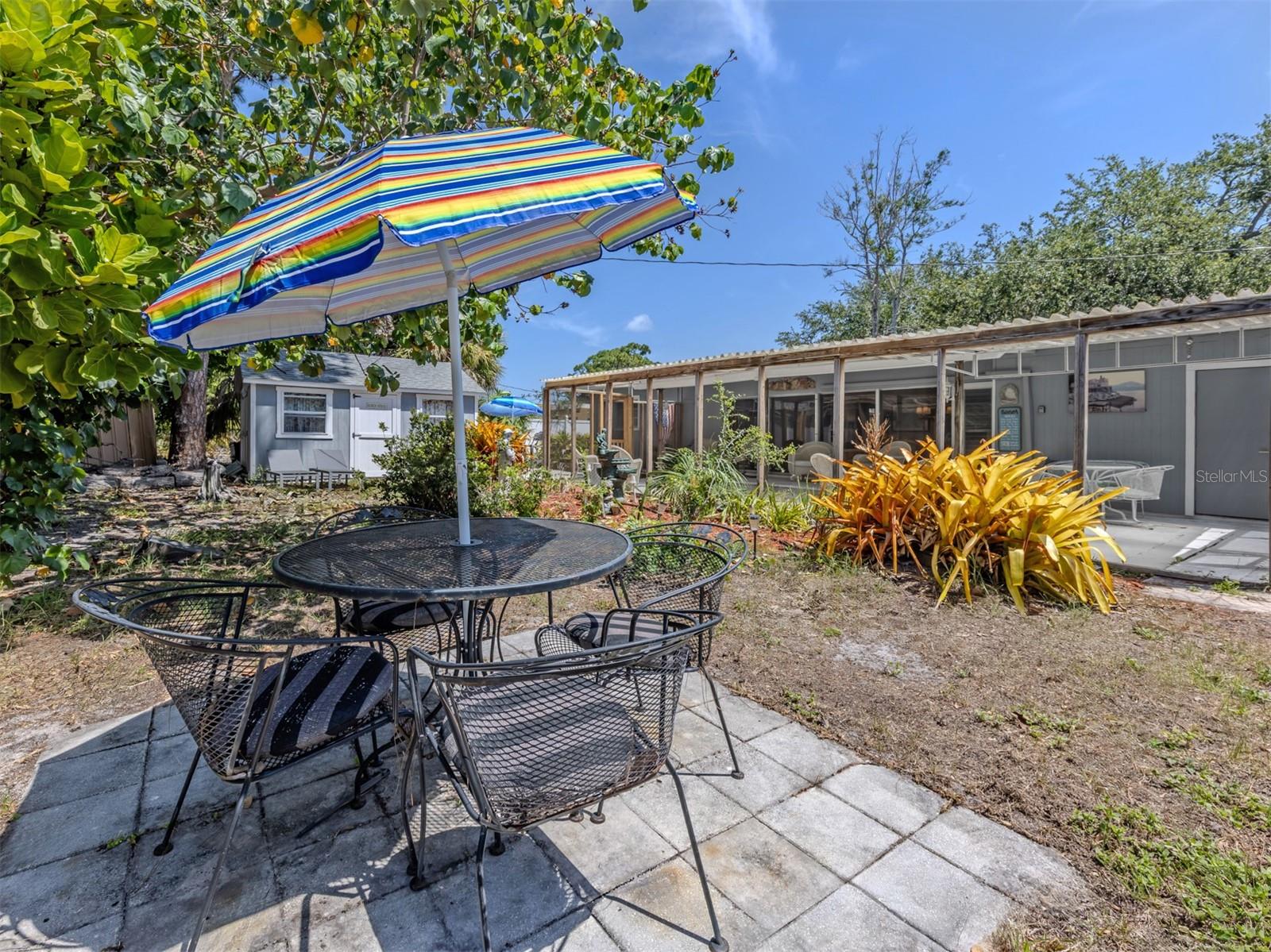 814 GUILD DR — photo 18