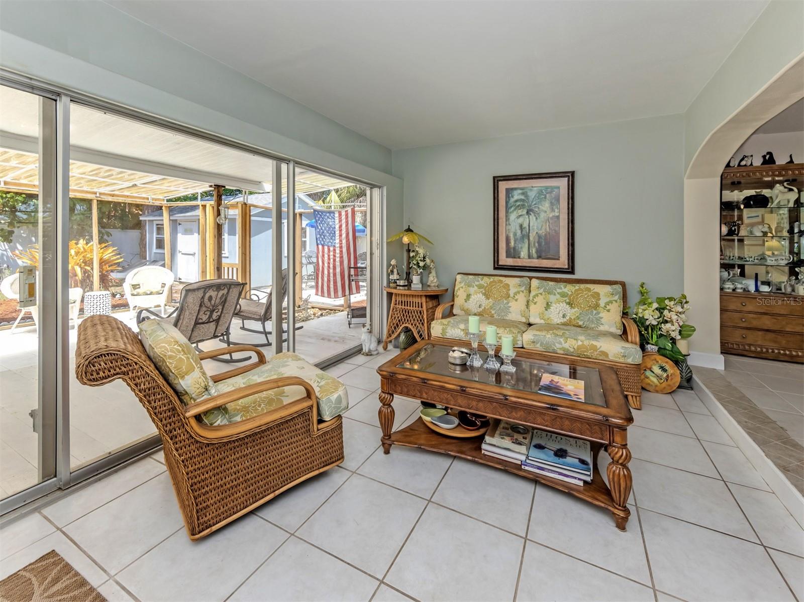814 GUILD DR — photo 7