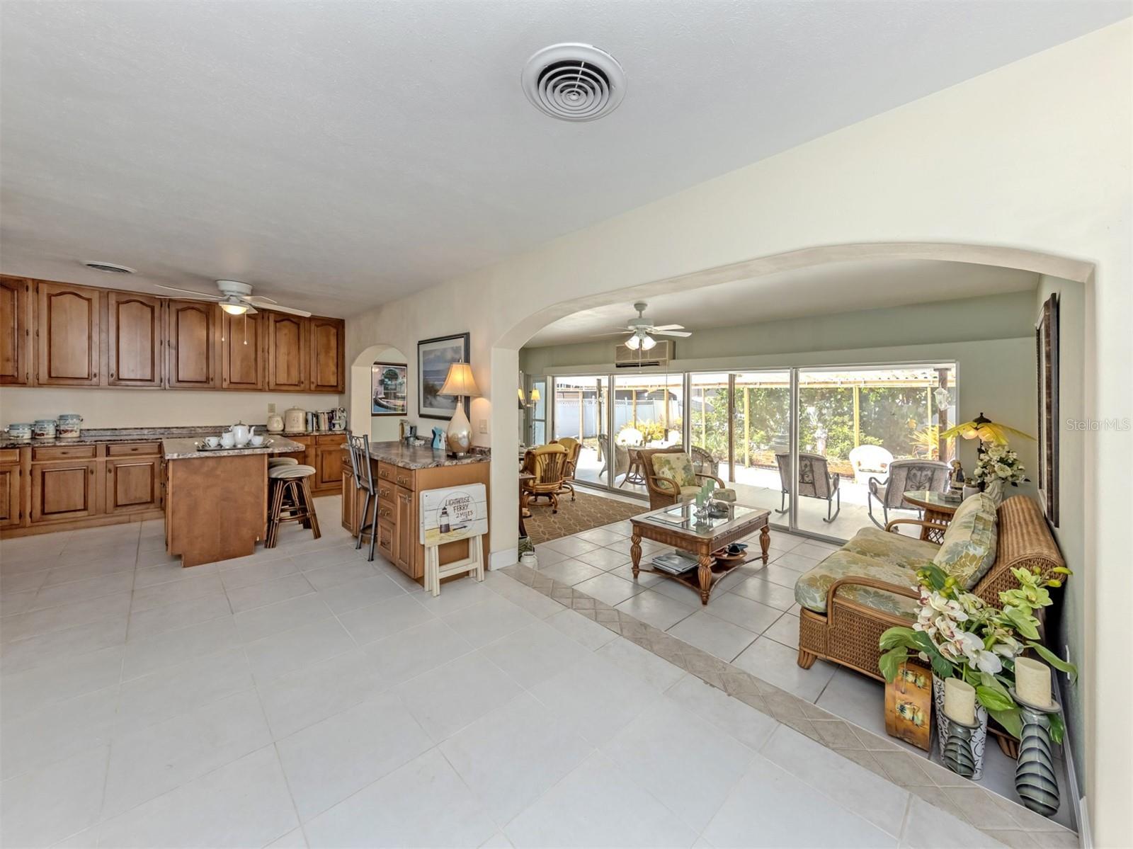 814 GUILD DR — photo 4