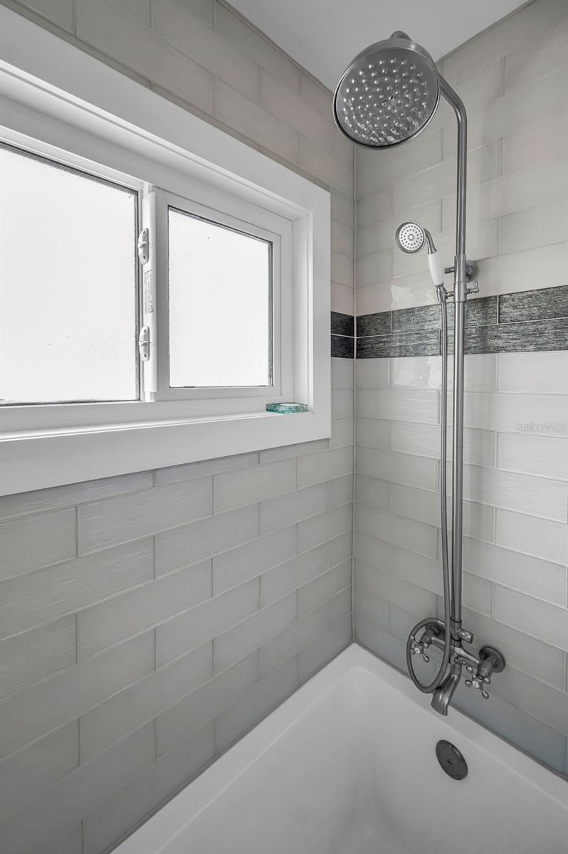 505 WHISPERING OAK DR — photo 34
