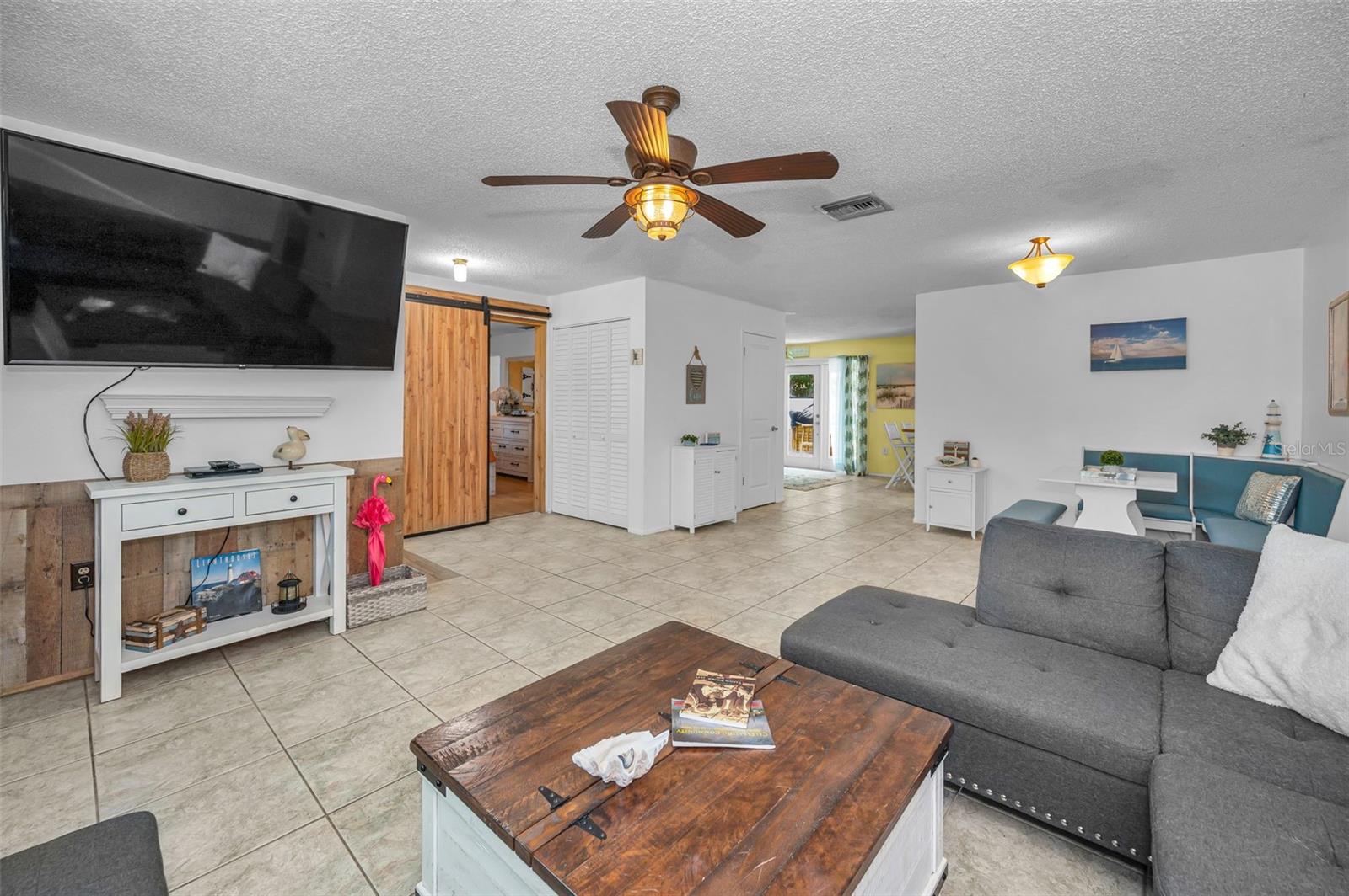 505 WHISPERING OAK DR — photo 11