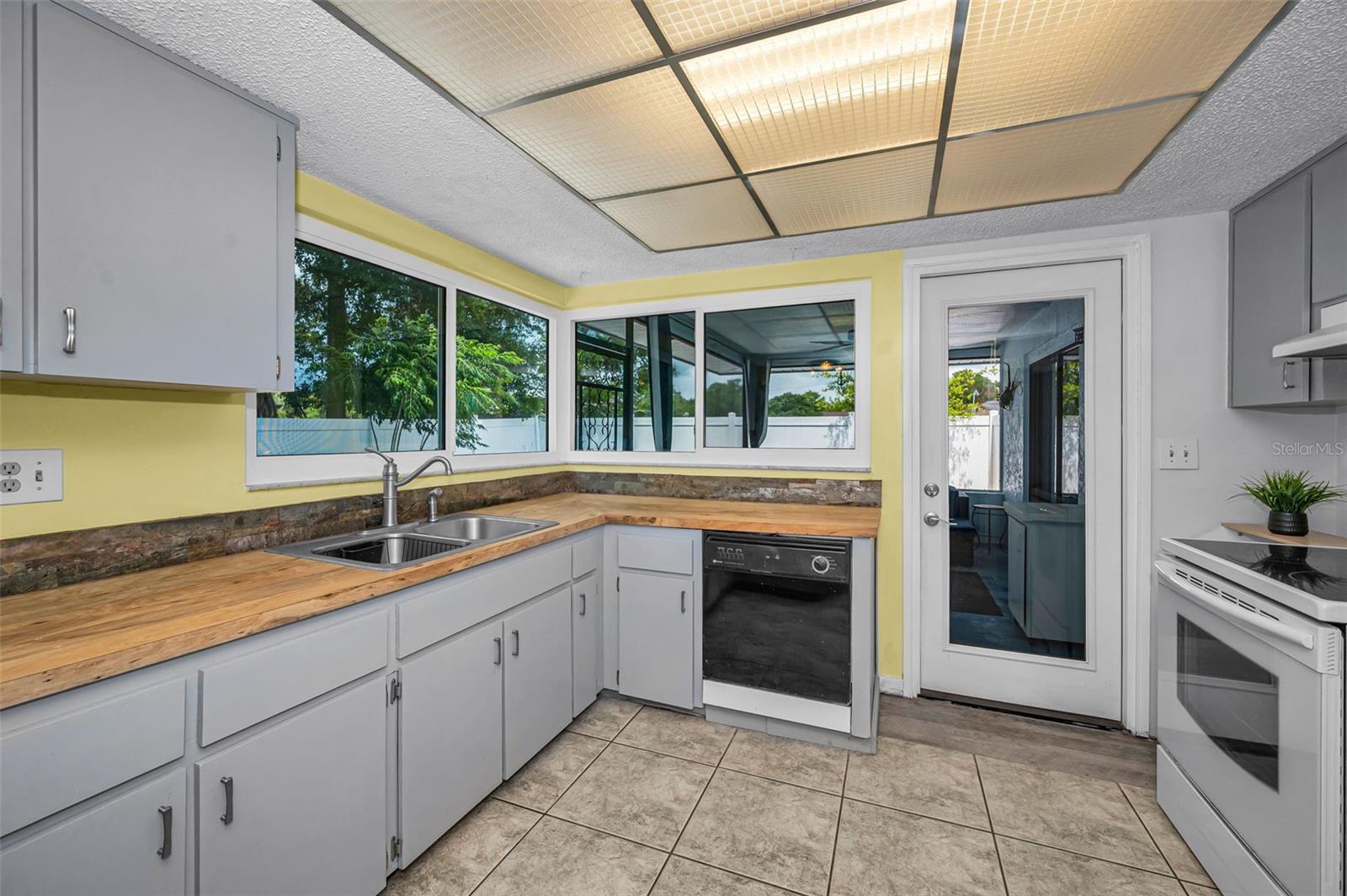 505 WHISPERING OAK DR — photo 17