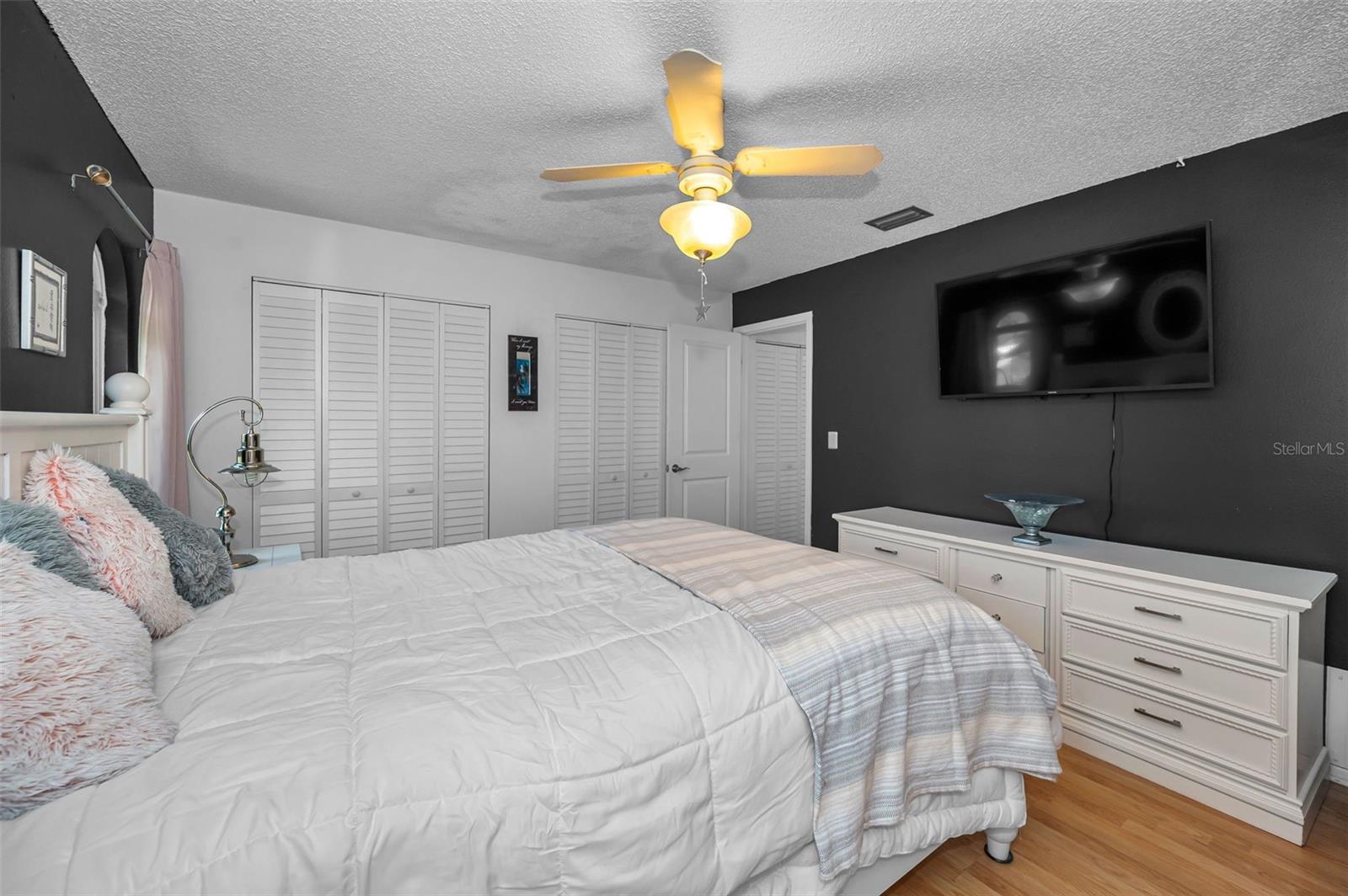 505 WHISPERING OAK DR — photo 32