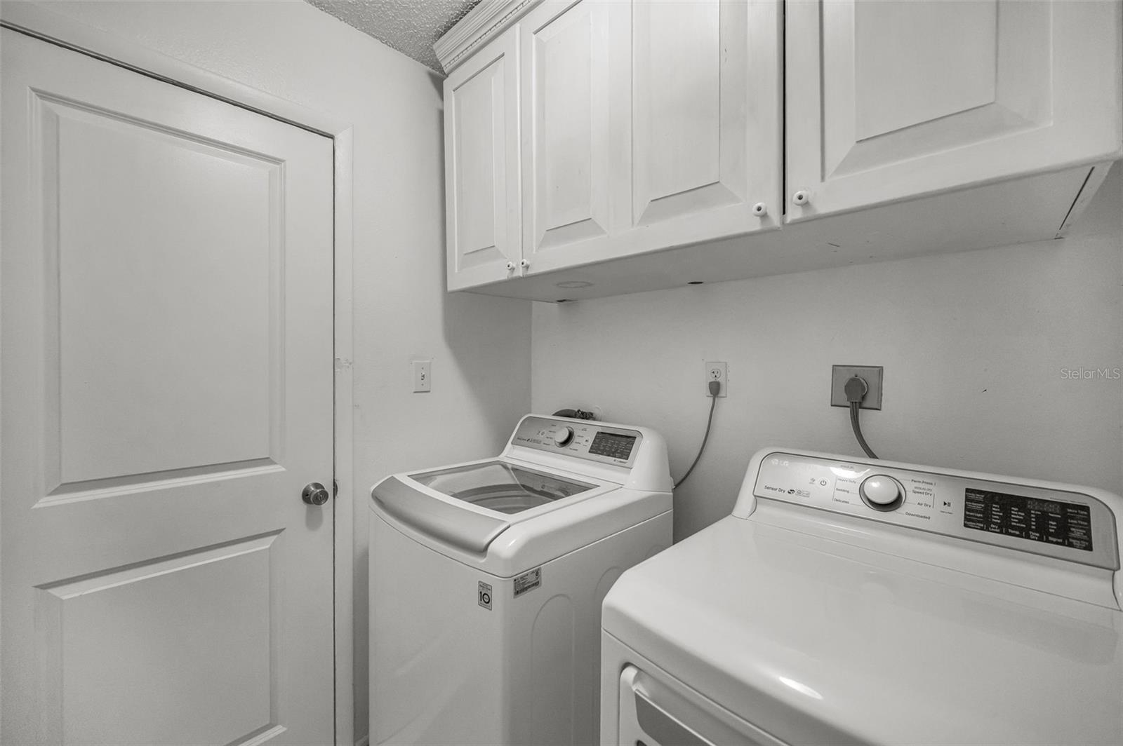 505 WHISPERING OAK DR — photo 37