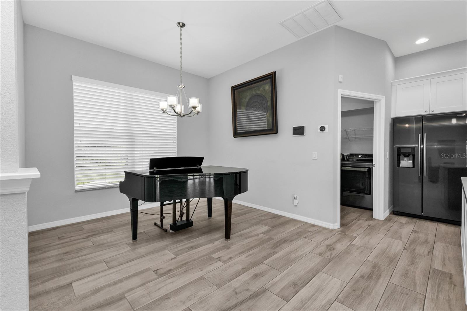 4443 CINDERELLA CIR — photo 9