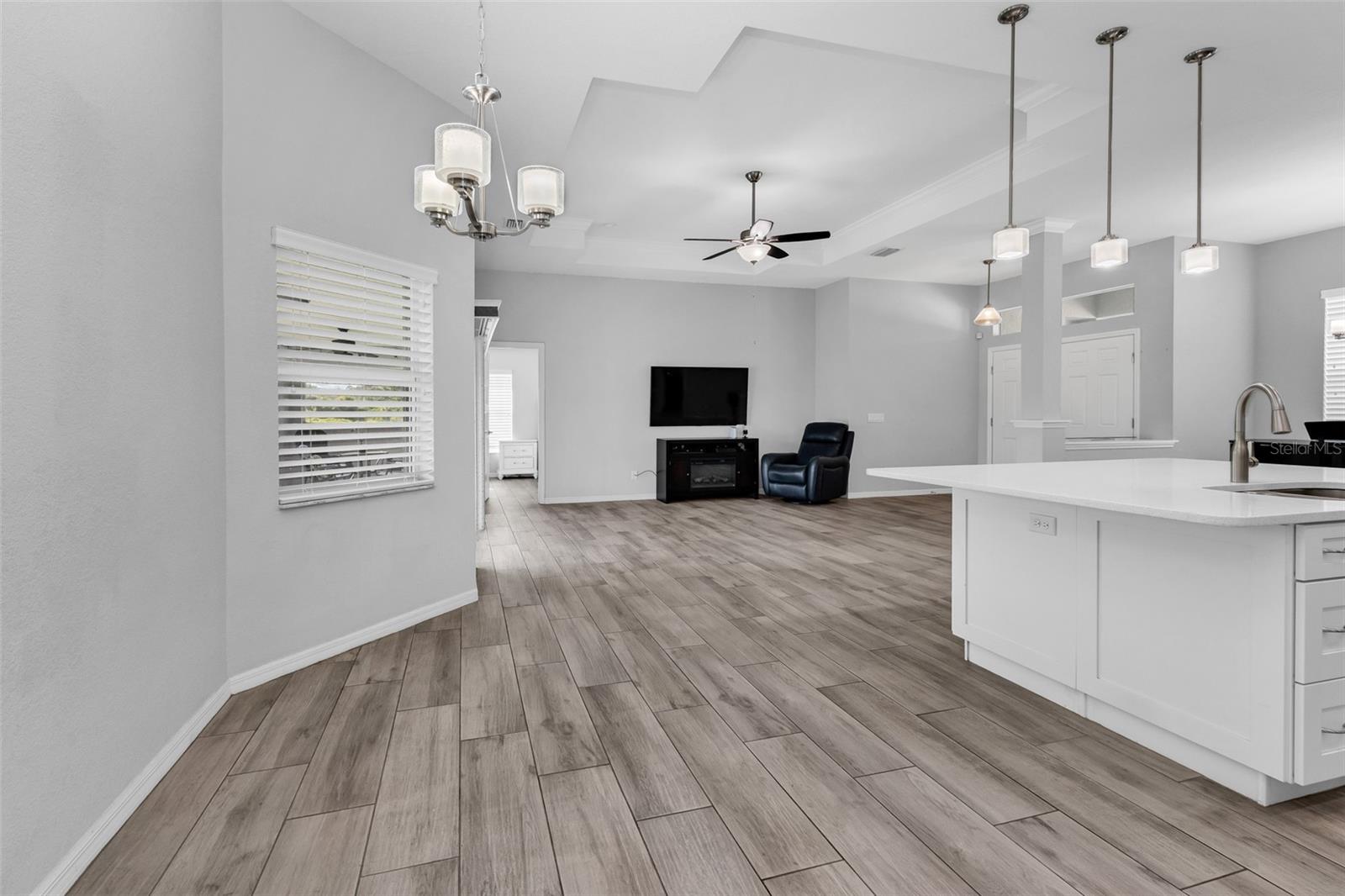 4443 CINDERELLA CIR — photo 17