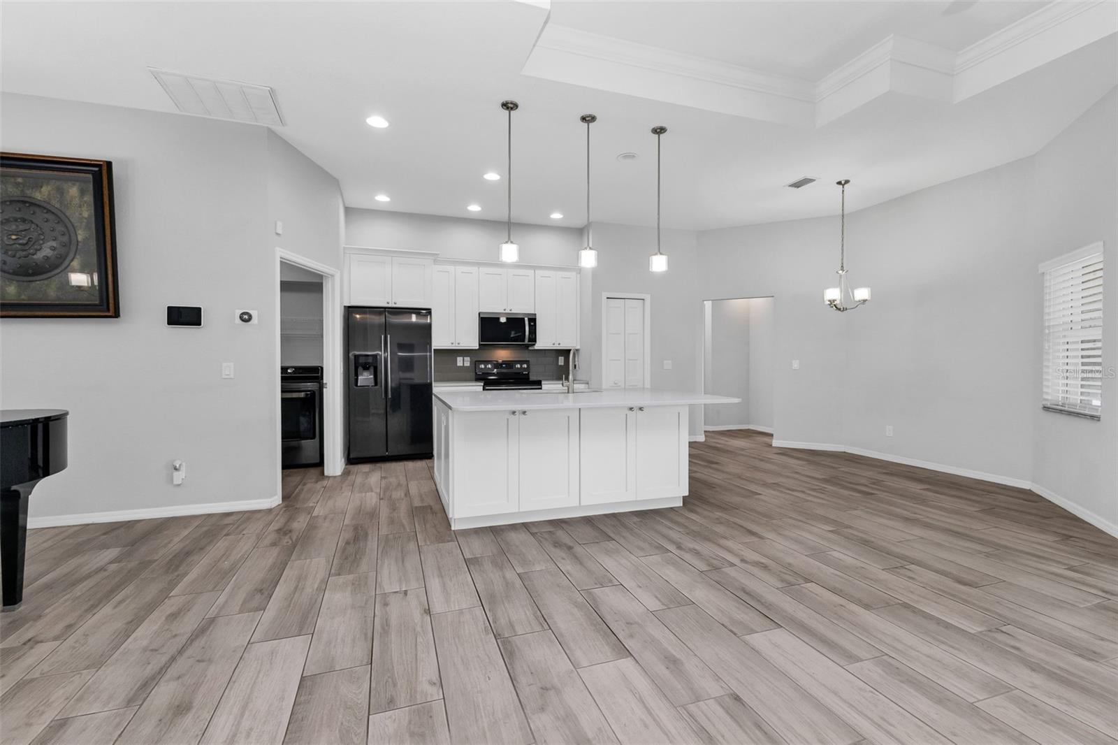 4443 CINDERELLA CIR — photo 8