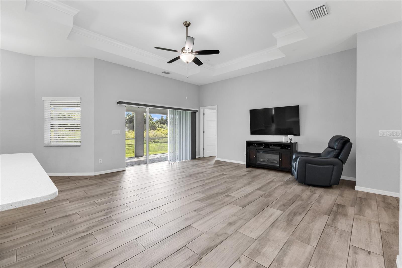 4443 CINDERELLA CIR — photo 12