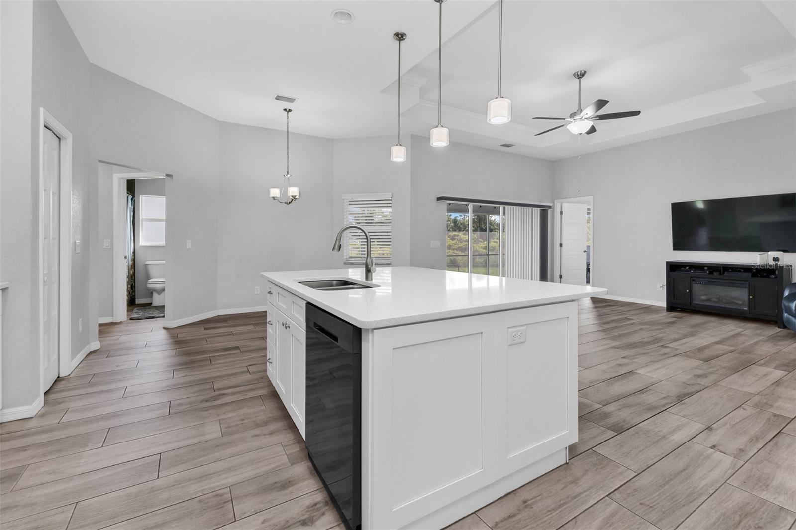 4443 CINDERELLA CIR — photo 13