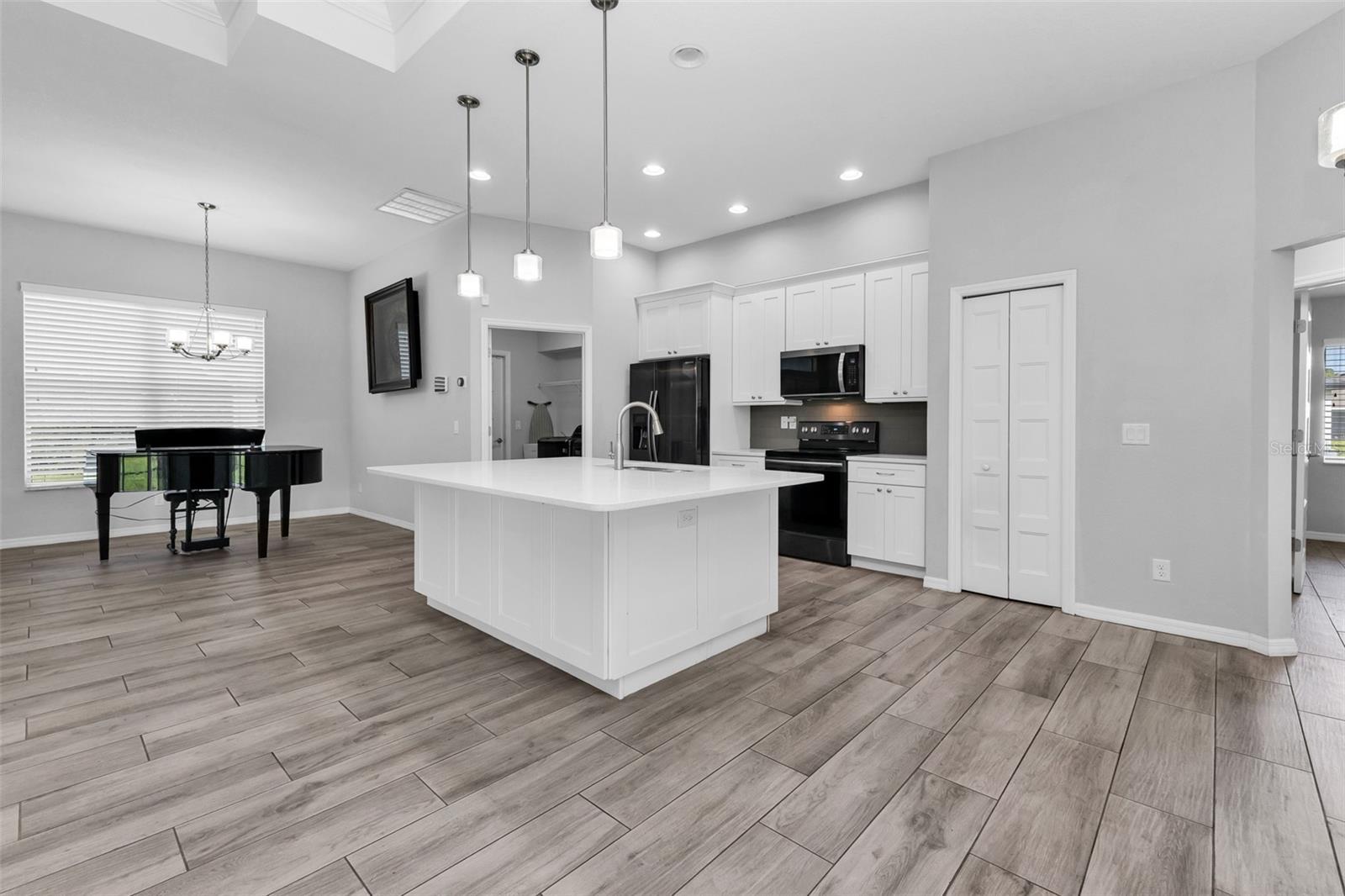 4443 CINDERELLA CIR — photo 20