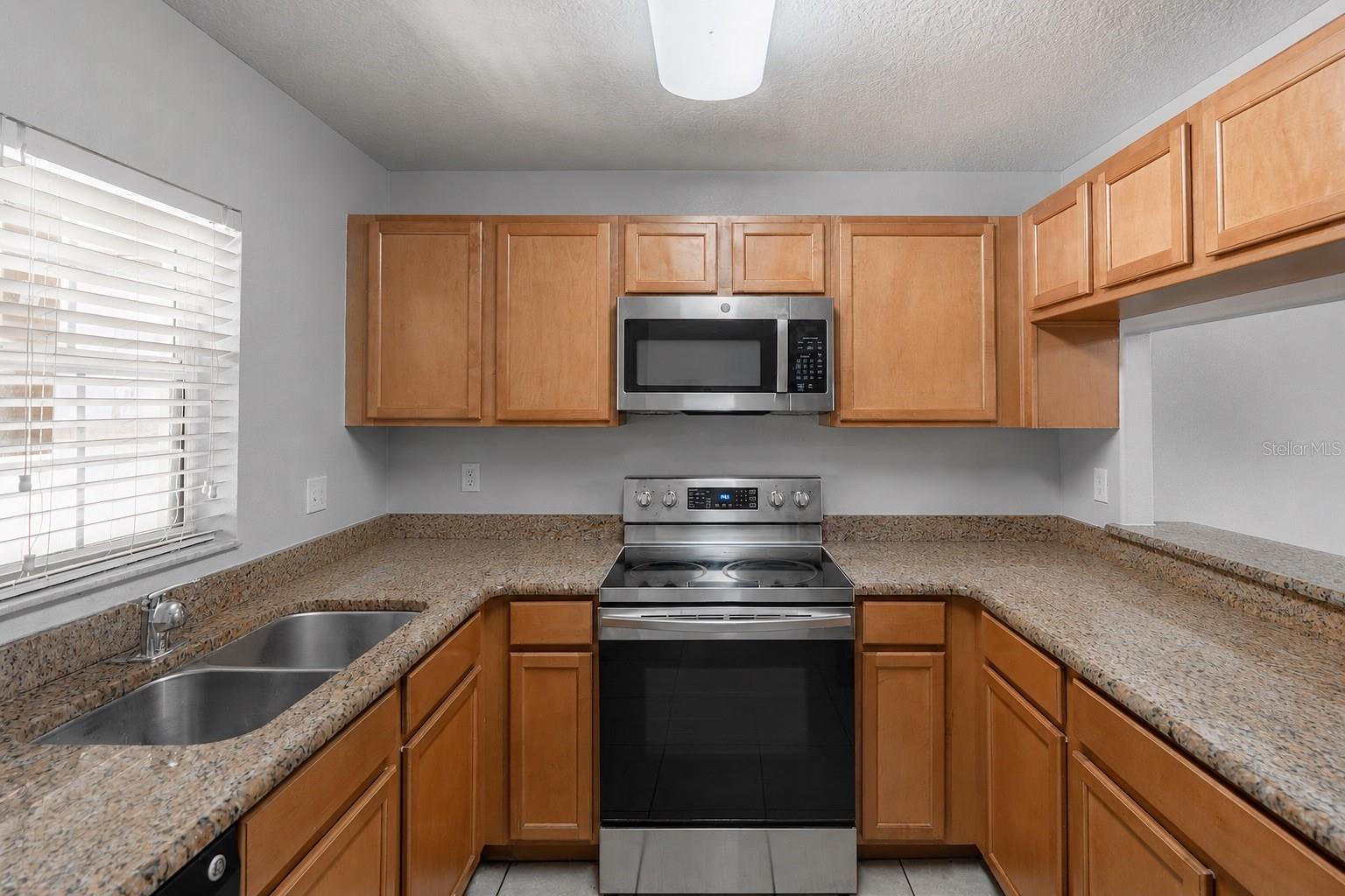 10928 KEYS GATE DR — photo 7