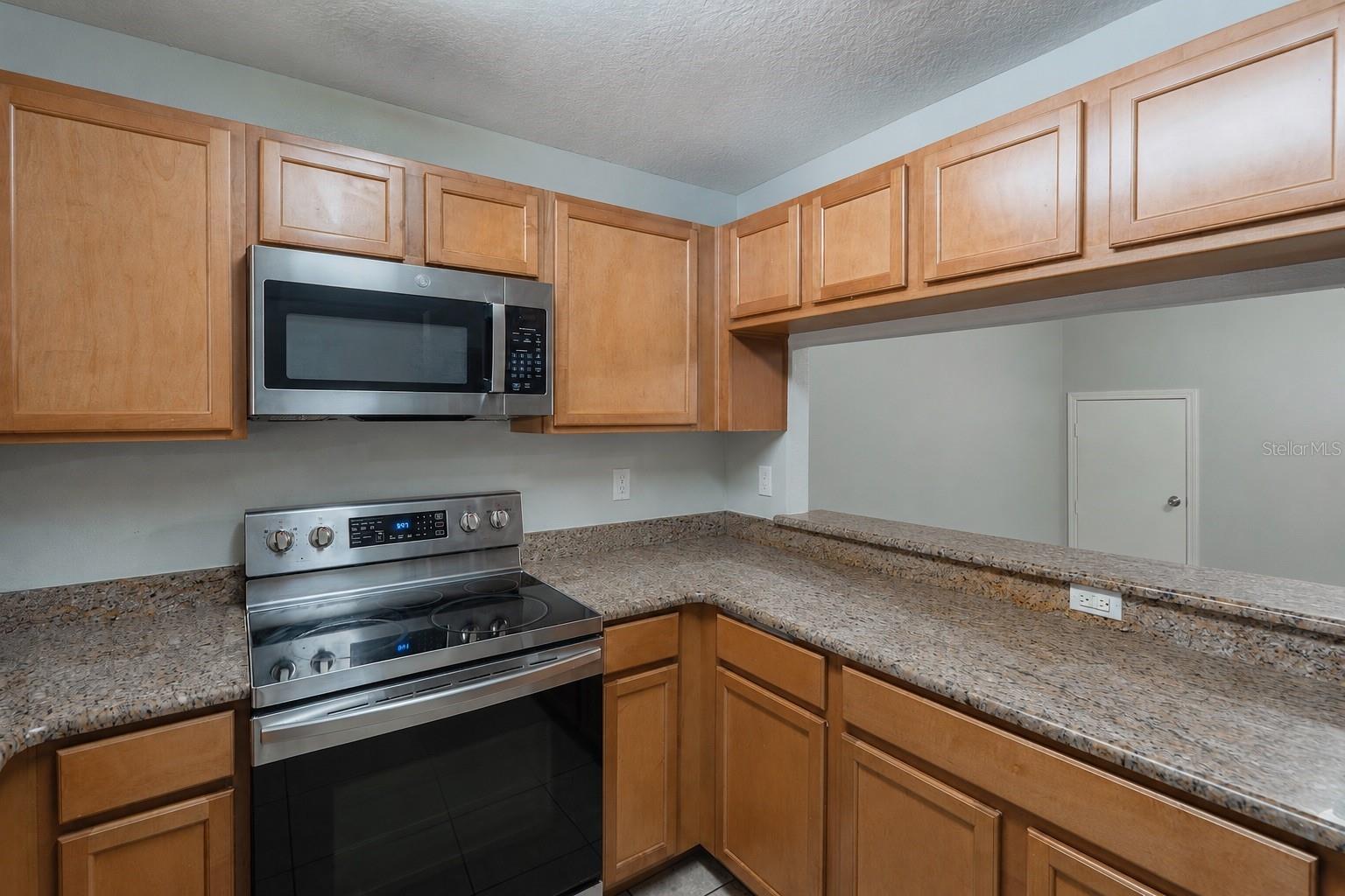 10928 KEYS GATE DR — photo 9