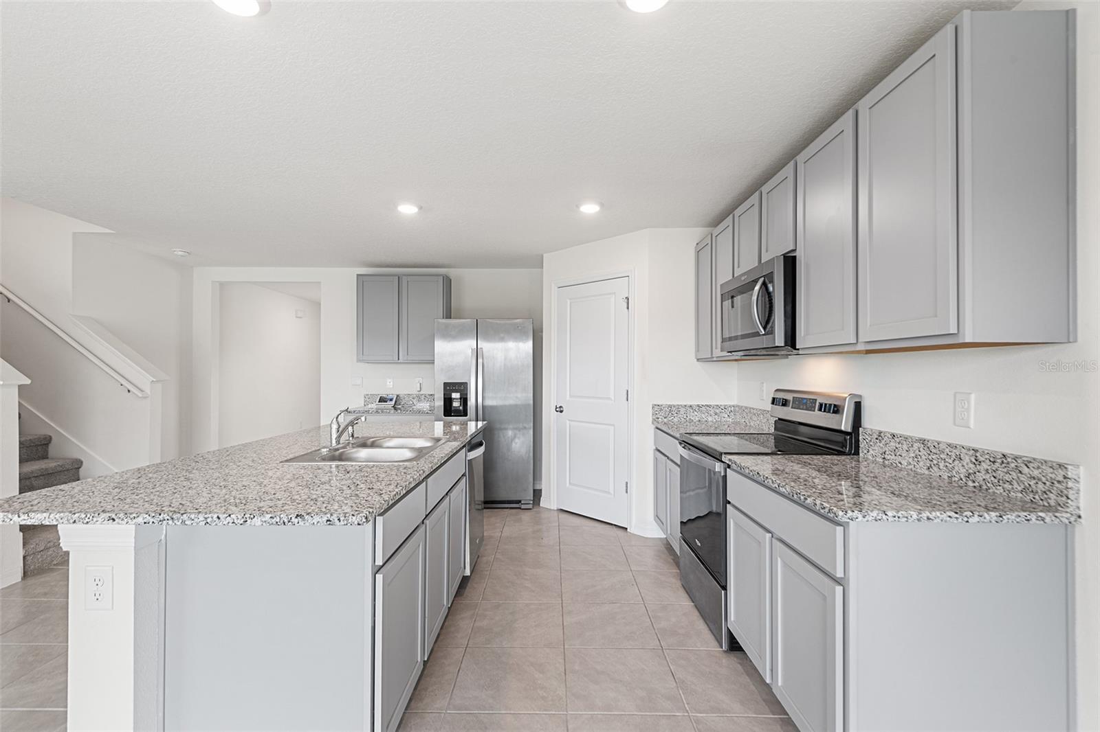 5106 PLUMERIA DR — photo 5