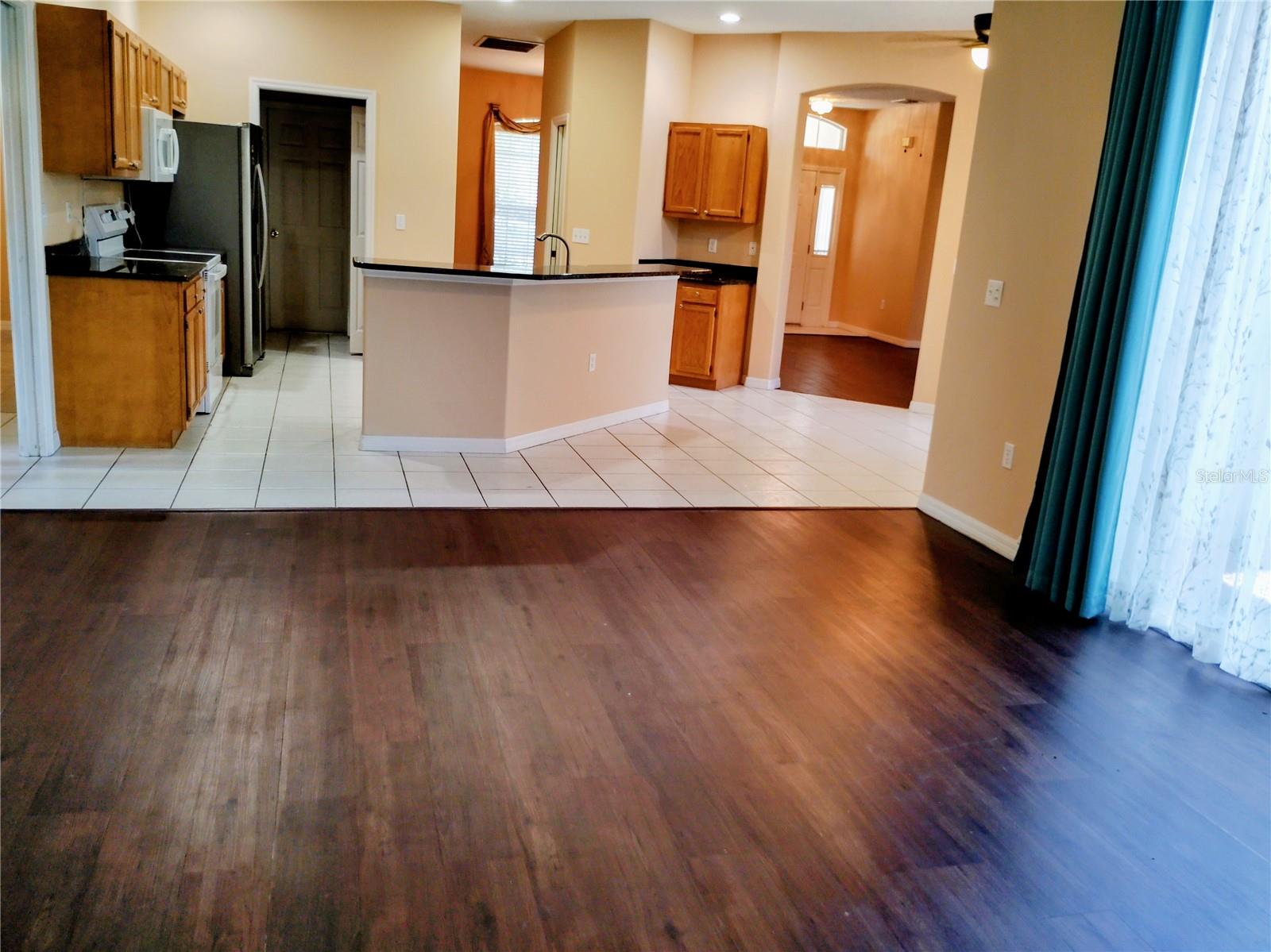 4509 30TH LN E — photo 3