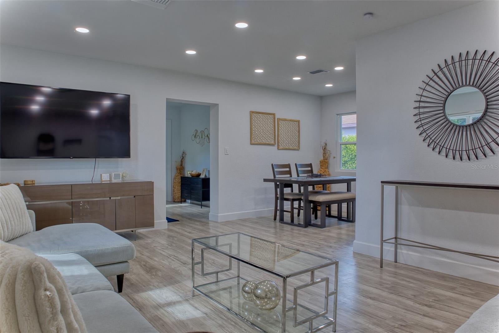 1301 WOODBINE ST — photo 12