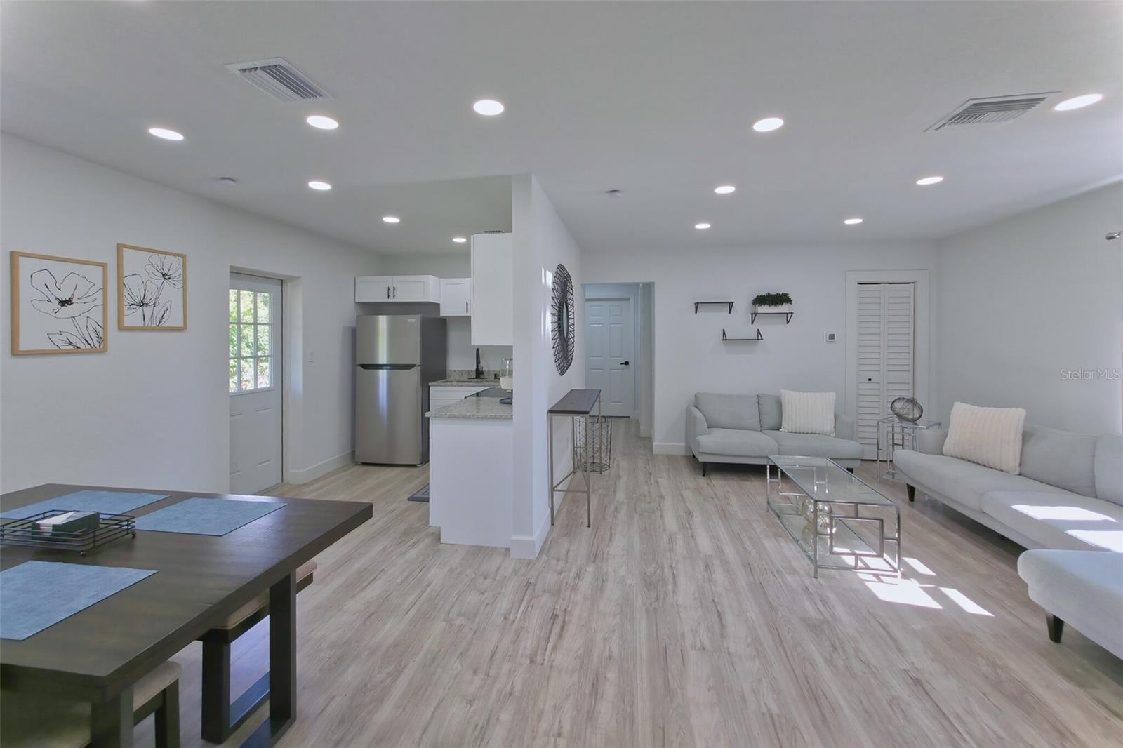 1301 WOODBINE ST — photo 23