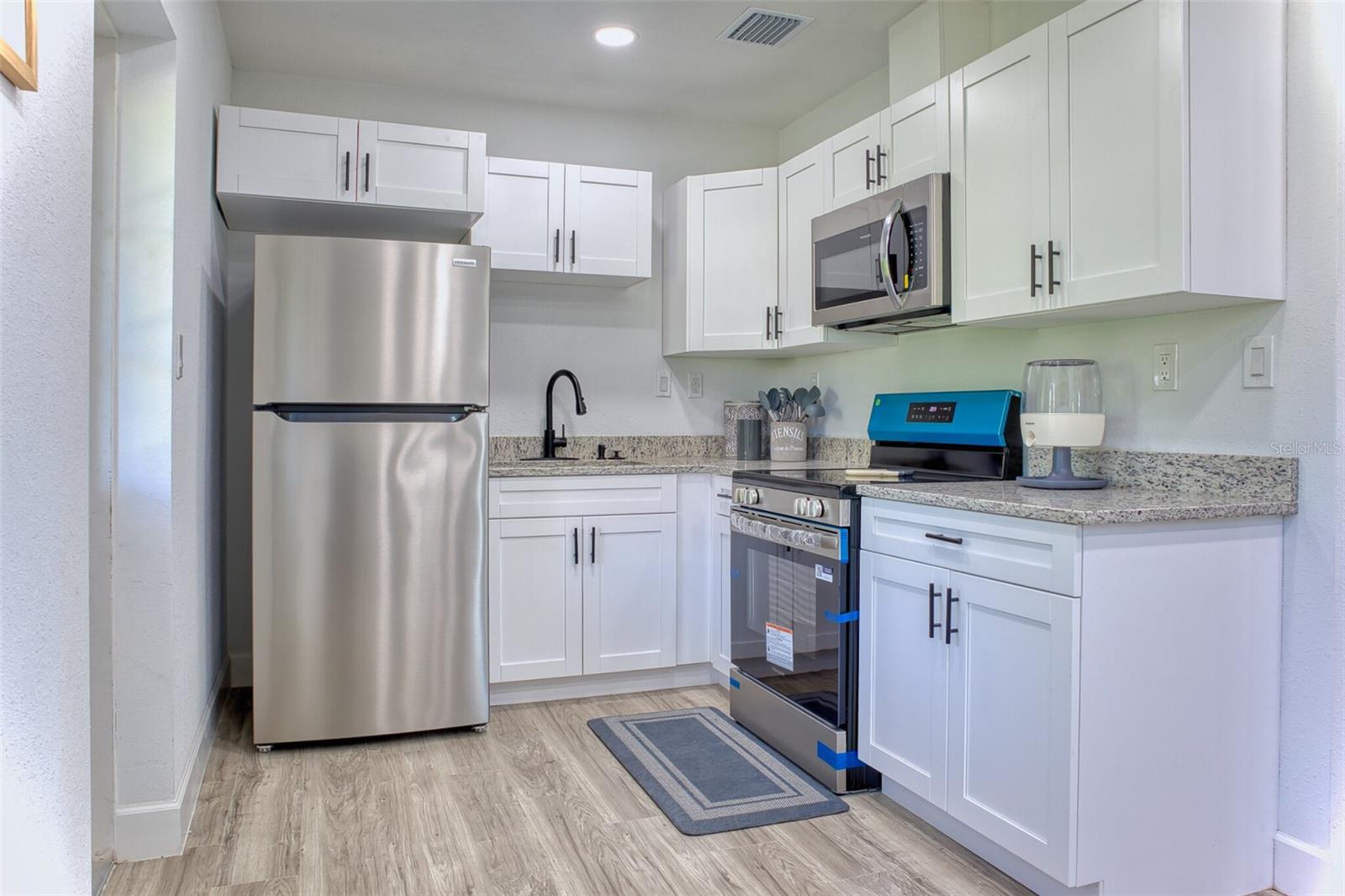 1301 WOODBINE ST — photo 14