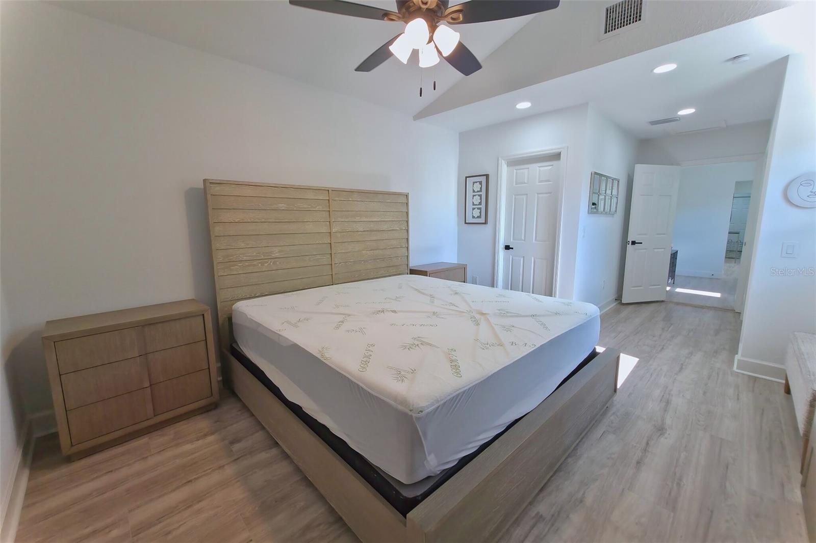 1301 WOODBINE ST — photo 18