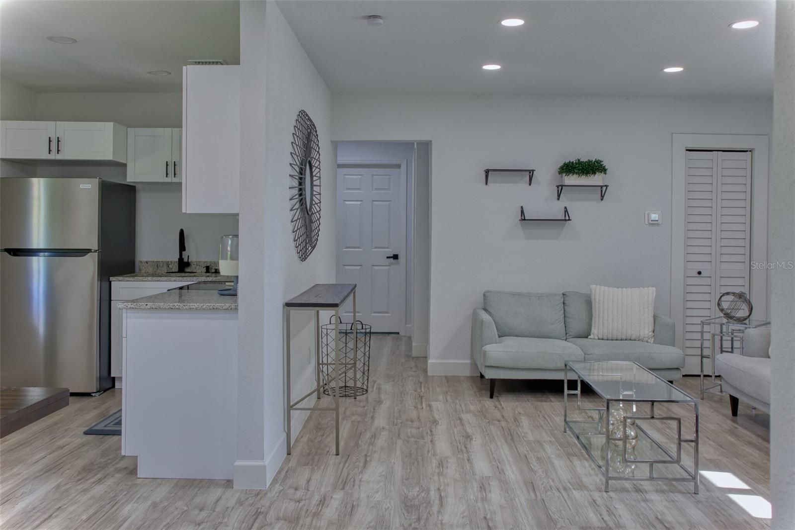 1301 WOODBINE ST — photo 10
