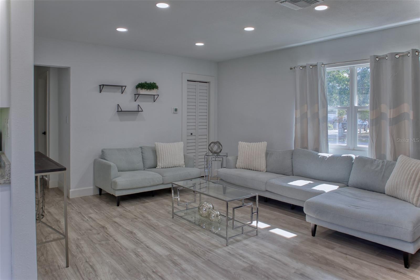 1301 WOODBINE ST — photo 8
