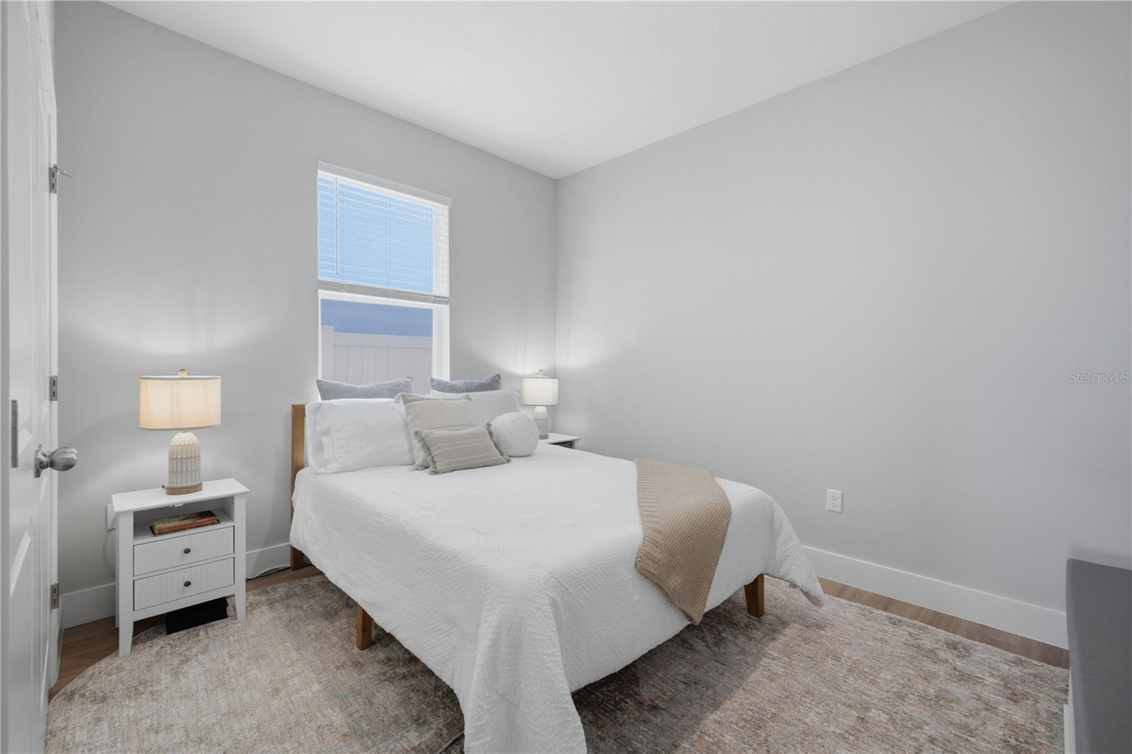 3413 IVY HOLLOW DR — photo 38